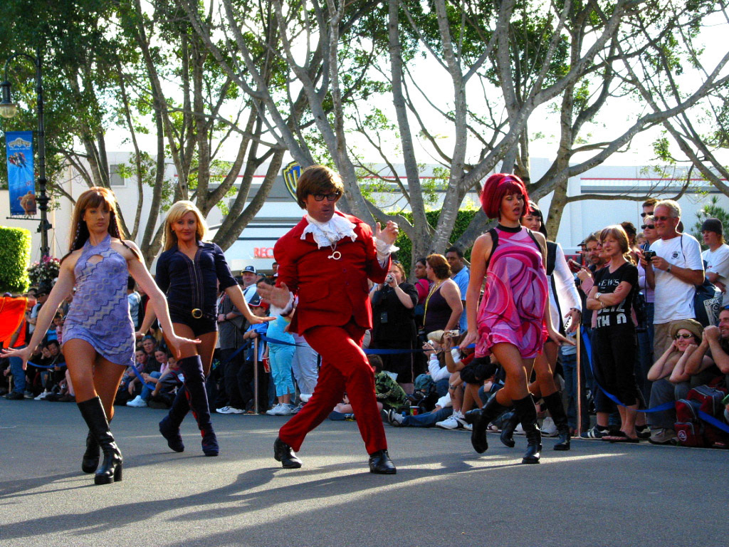 Austin and his girls