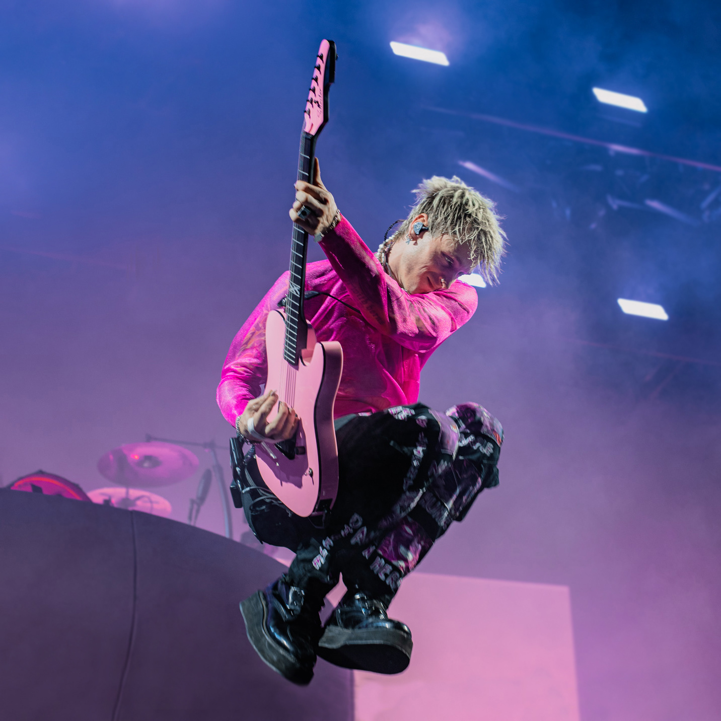 Machine Gun Kelly – Shrine Outdoors, Los Angeles, 2021