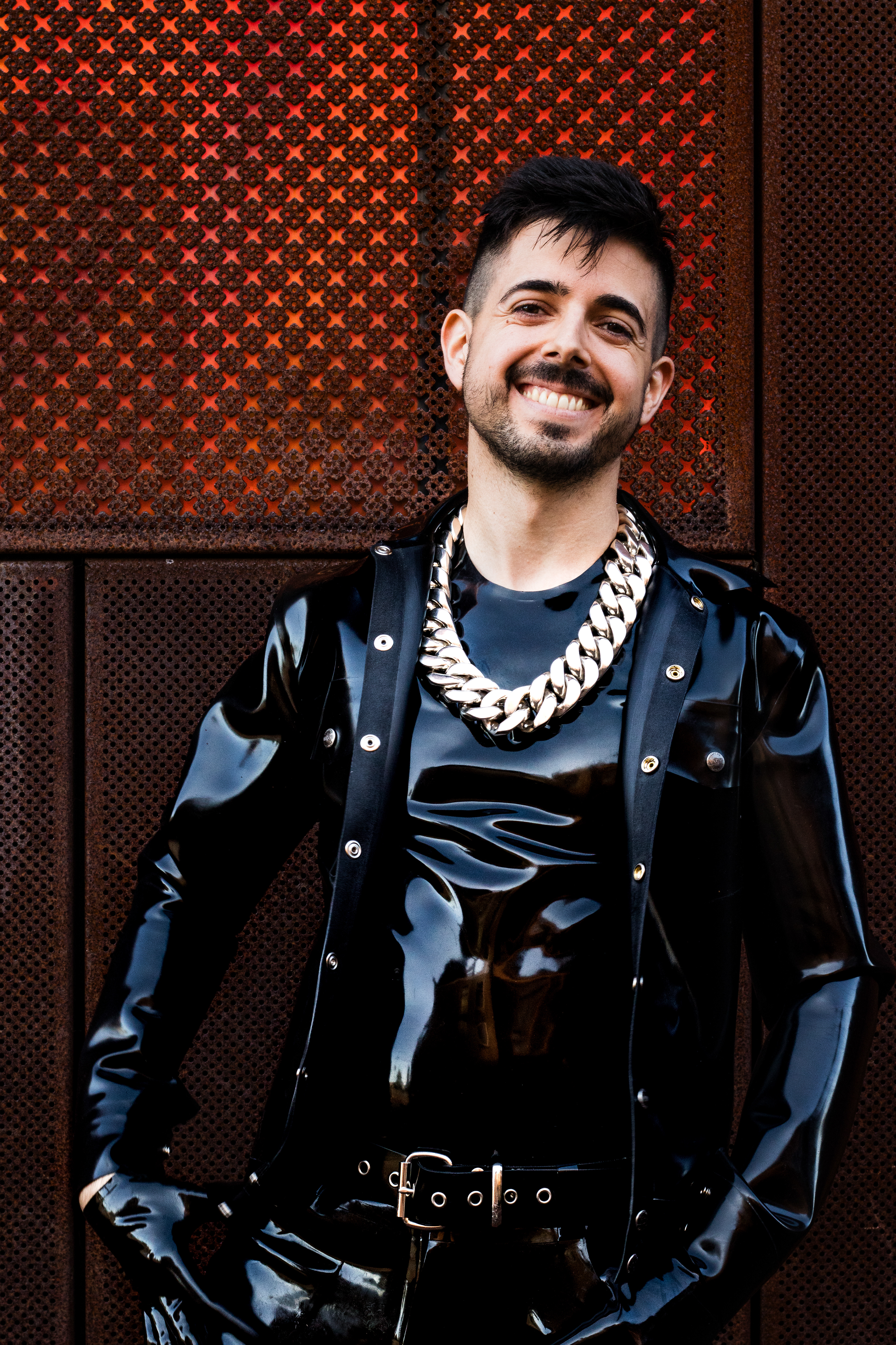 RUBBER / LATEX PHOTOSHOOT OUTSIDE FASHION AND BOLD