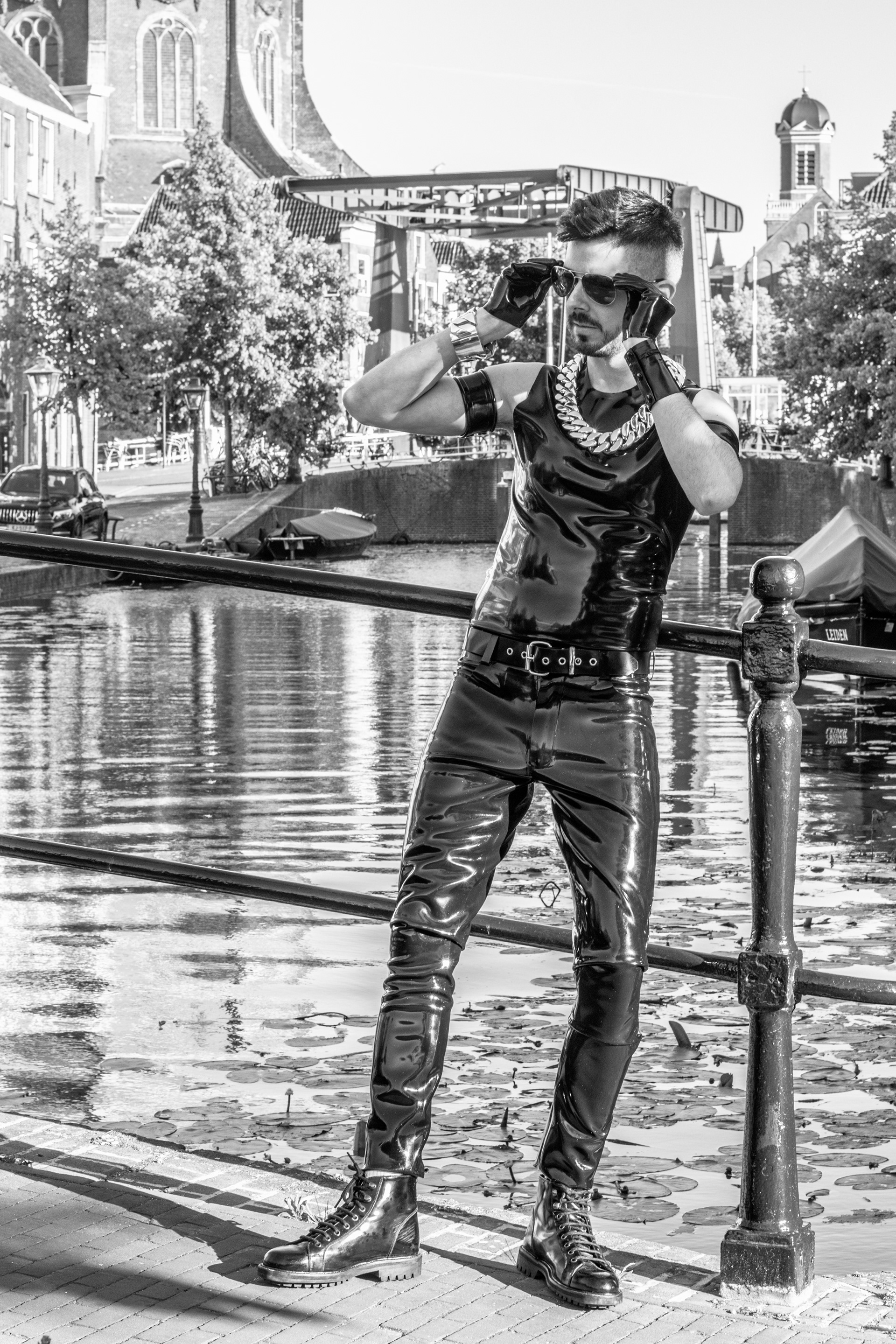 RUBBER / LATEX PHOTOSHOOT OUTSIDE FASHION AND BOLD