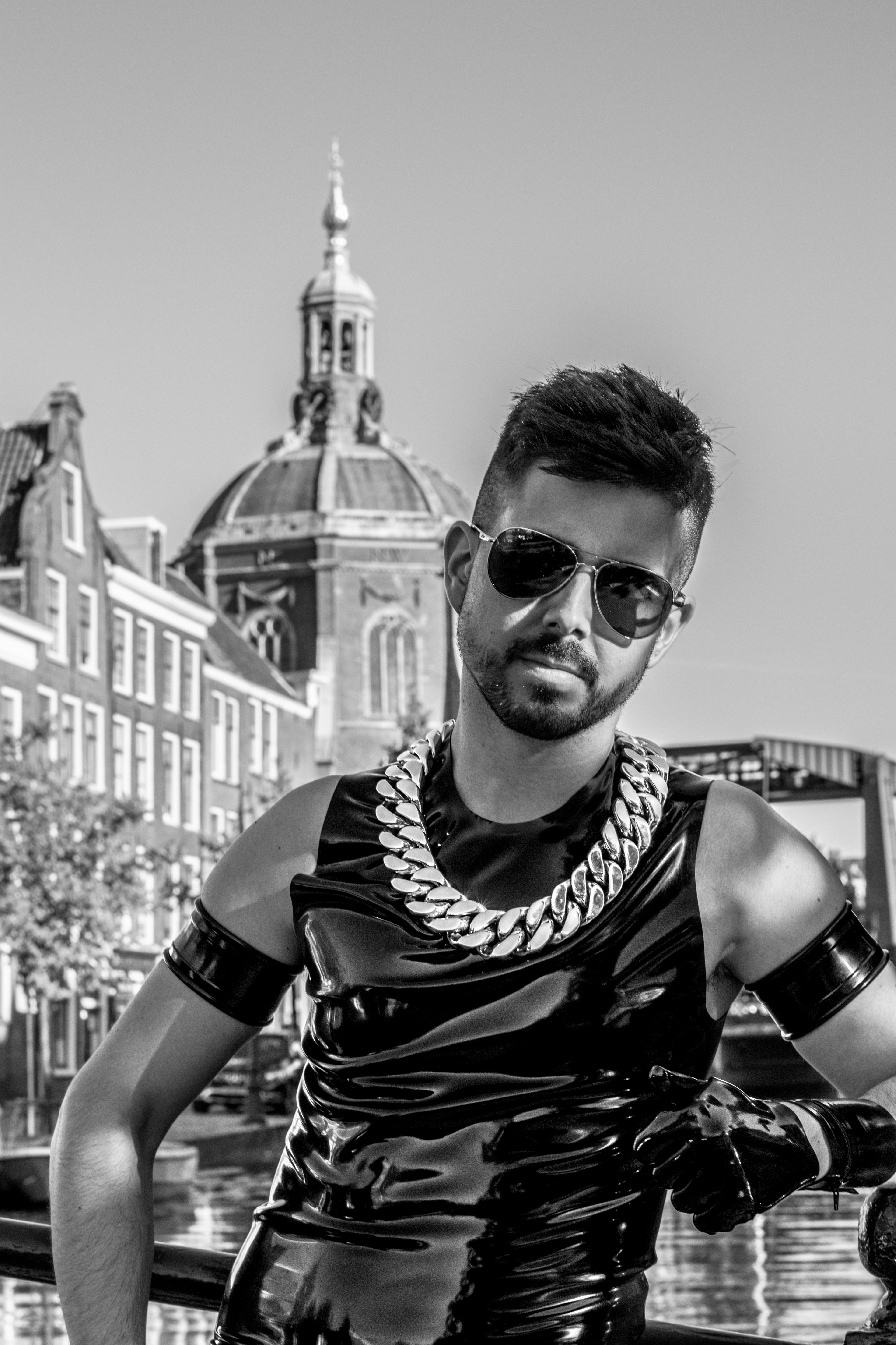 RUBBER / LATEX PHOTOSHOOT OUTSIDE FASHION AND BOLD