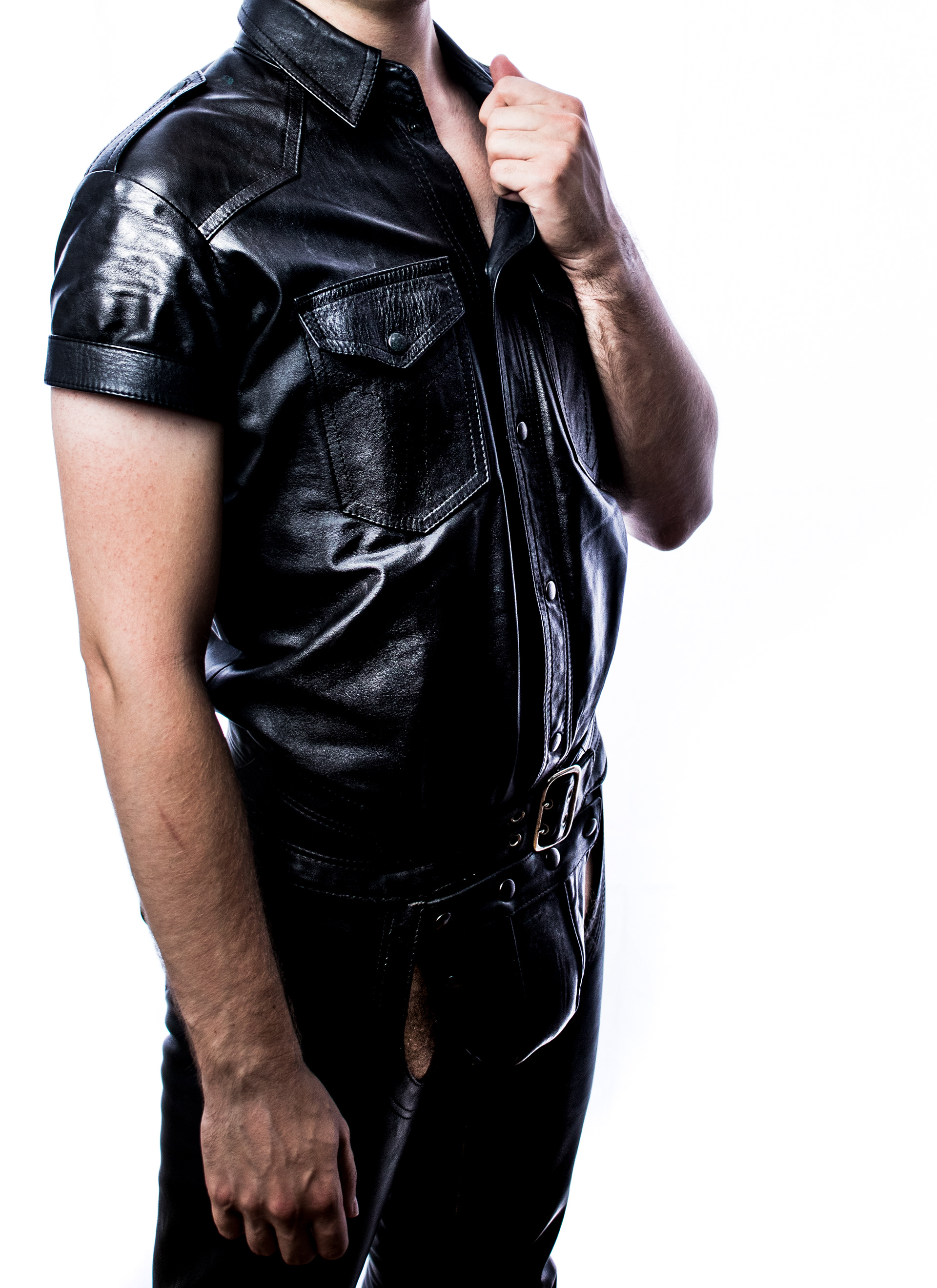 LEATHER PORTRAIT FOCUS ON FASHION IN STUDIO