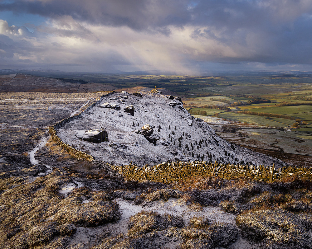 winter view to rydale cross