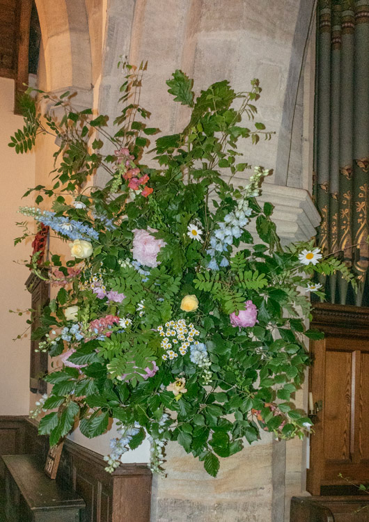 St.Giles, Orde Wedding Flowers