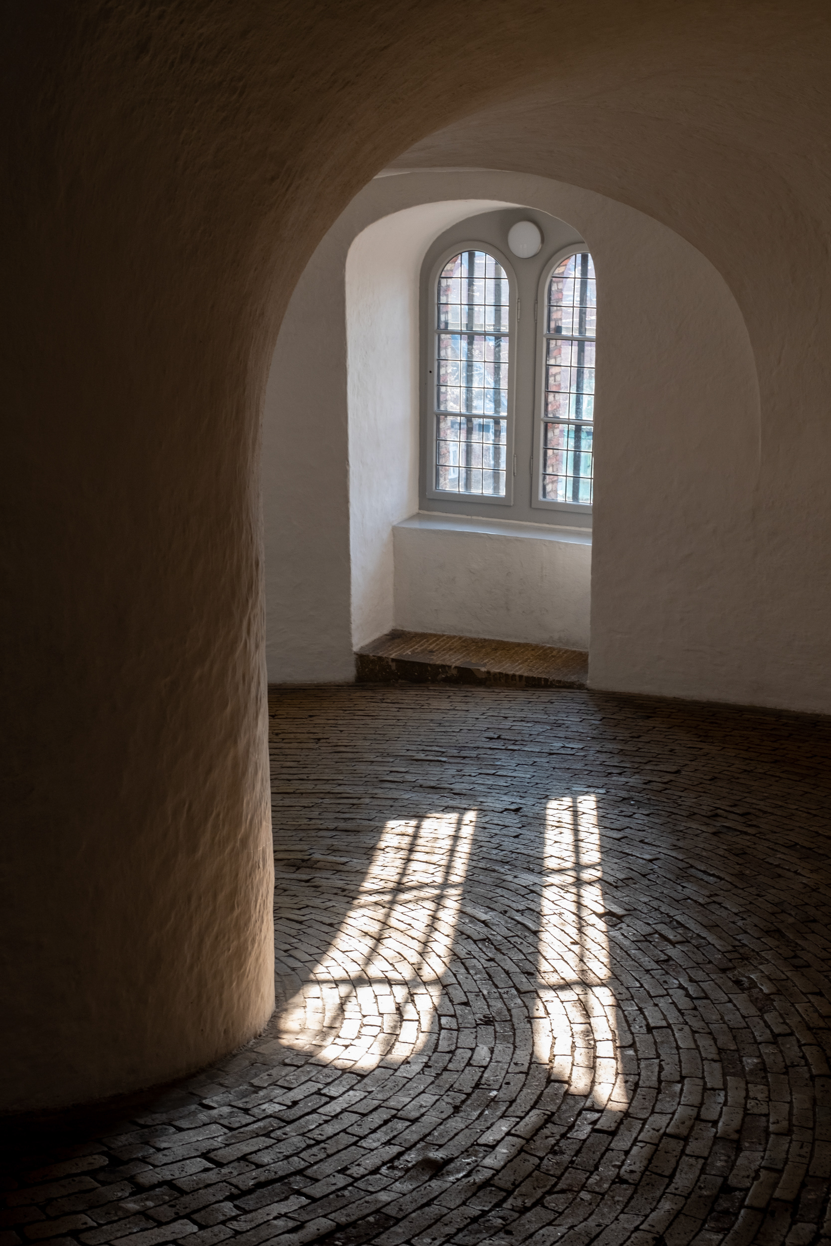 Torre redonda, su distintiva rampa en espiral