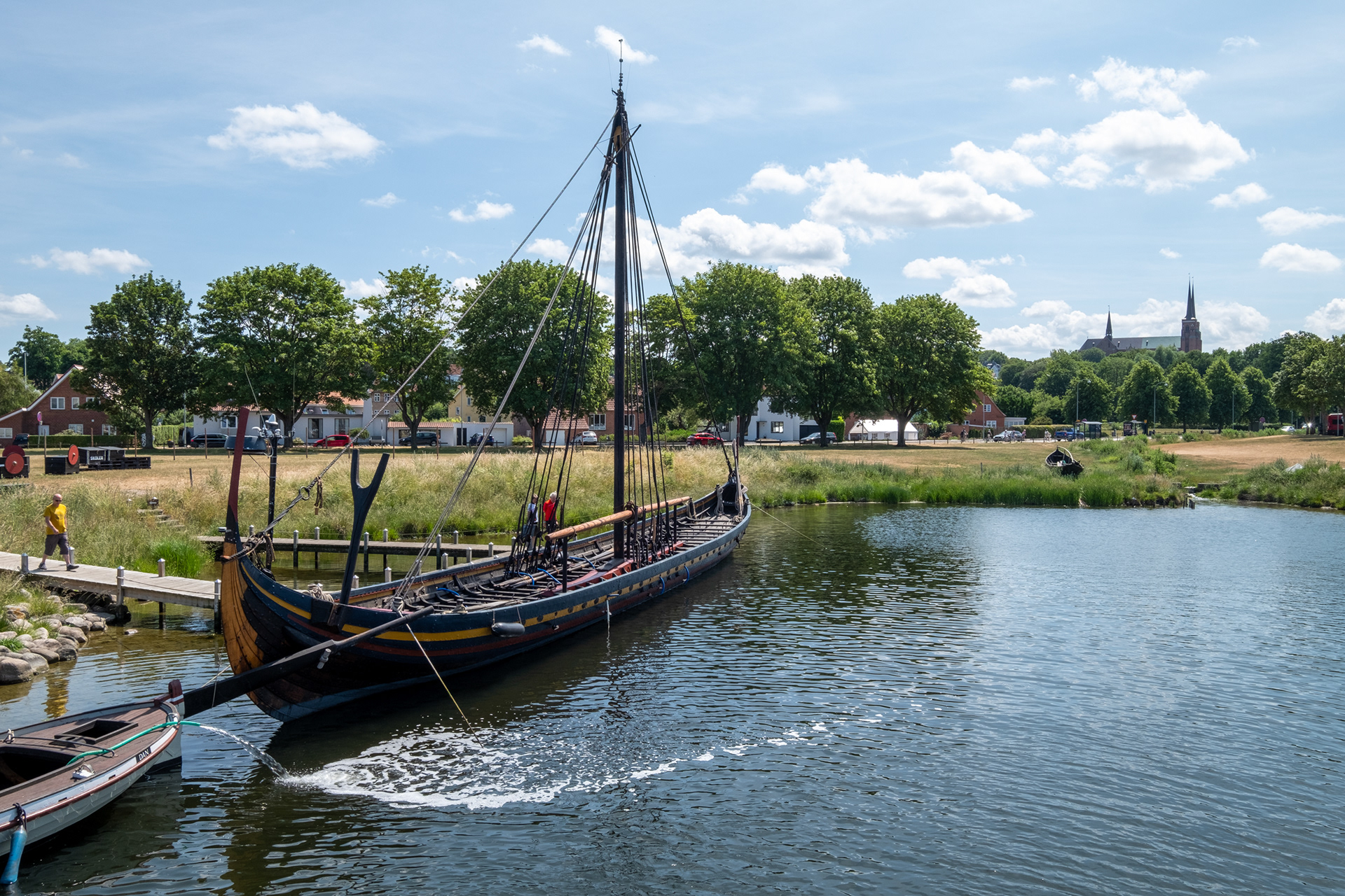 Réplica del Skuldelev 2 - barco de guerra vikingo. El original construido en roble, en Dublin en 1042, tripulación de 65-70 hombres 
