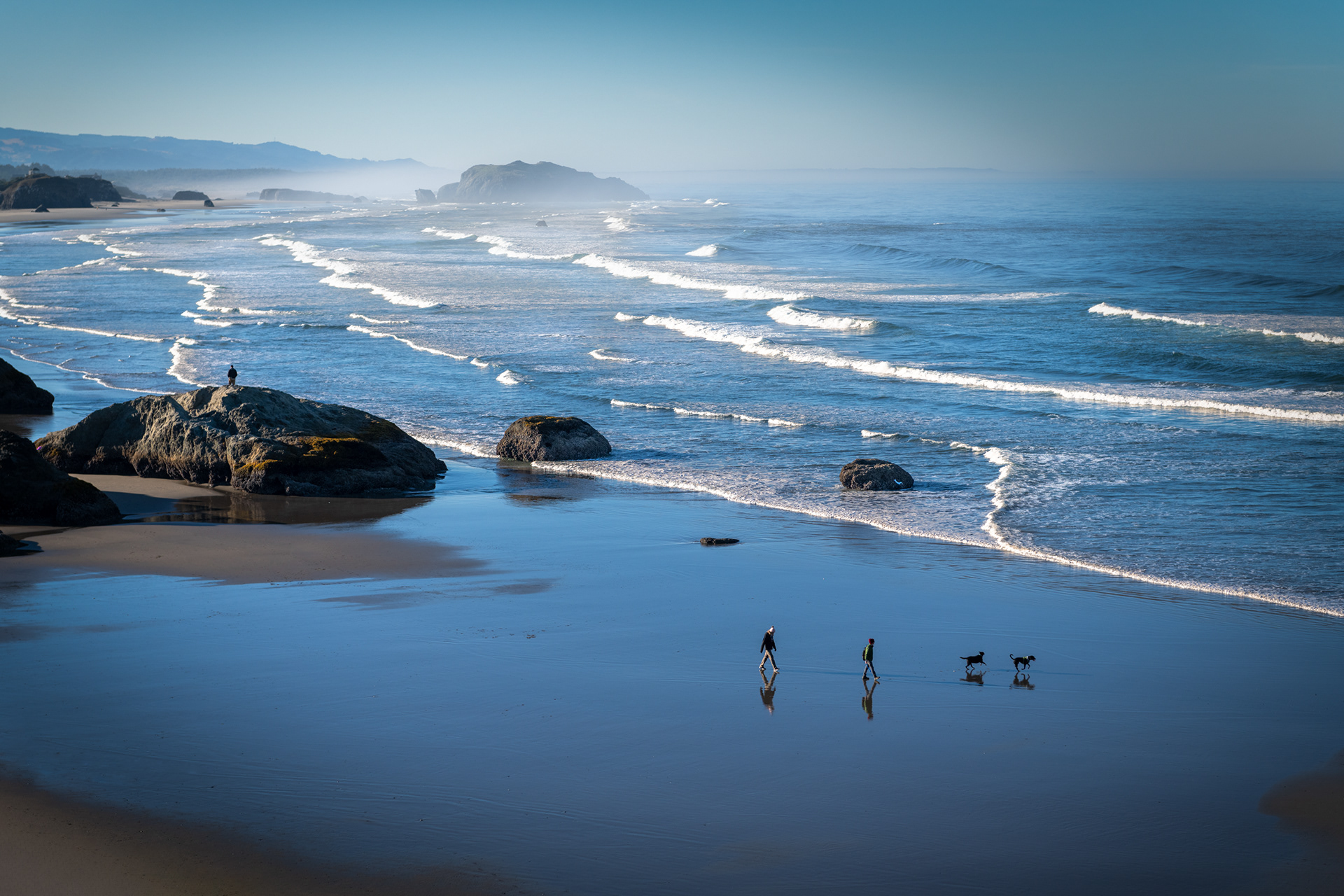 Quiet morning - A sunny and calm morning with a walk along Bandon Beach, on the Oregon coast, USA