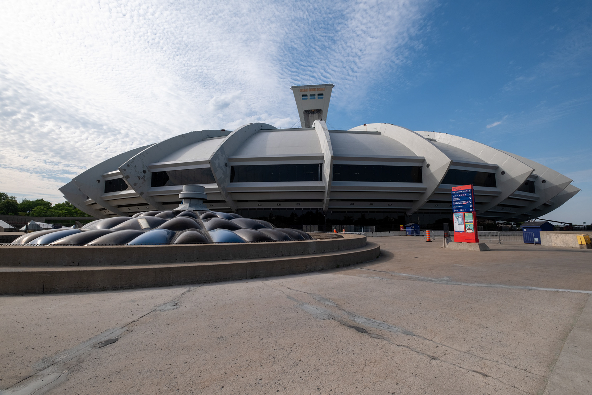 The Montreal Tower - Estadio Olímpico