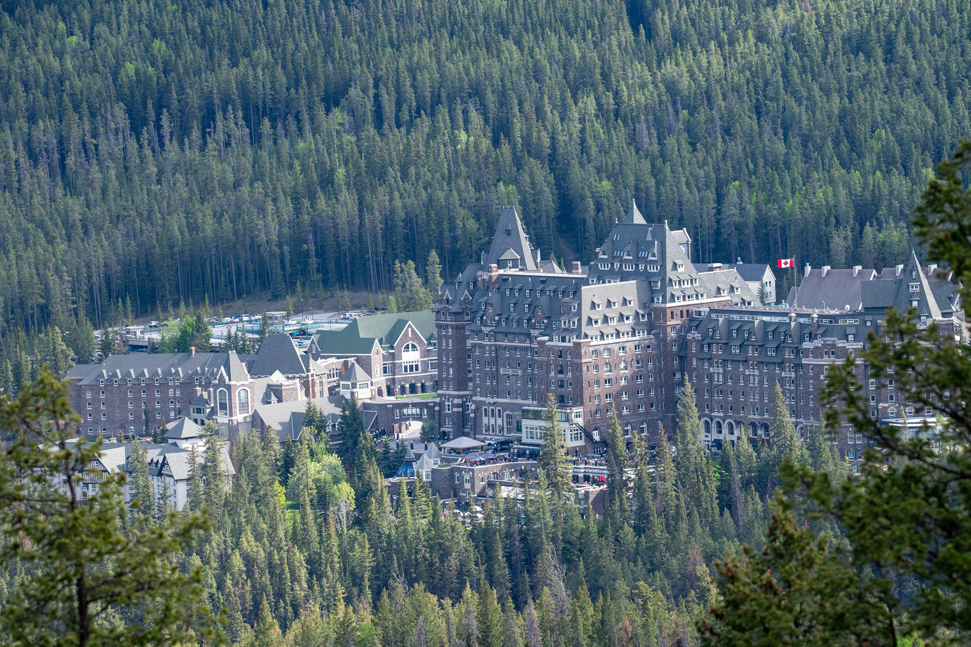 Tunnel View trail - Banff pueblo