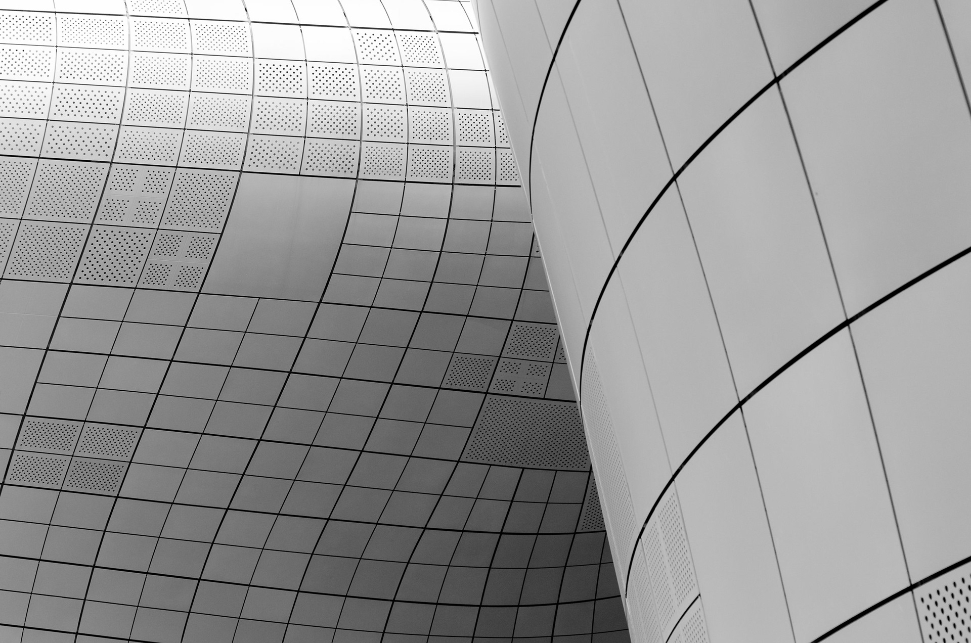 SSVV - Structure's details of the Dongdaemun Design Plaza's main entrance. Seoul, South Korea.