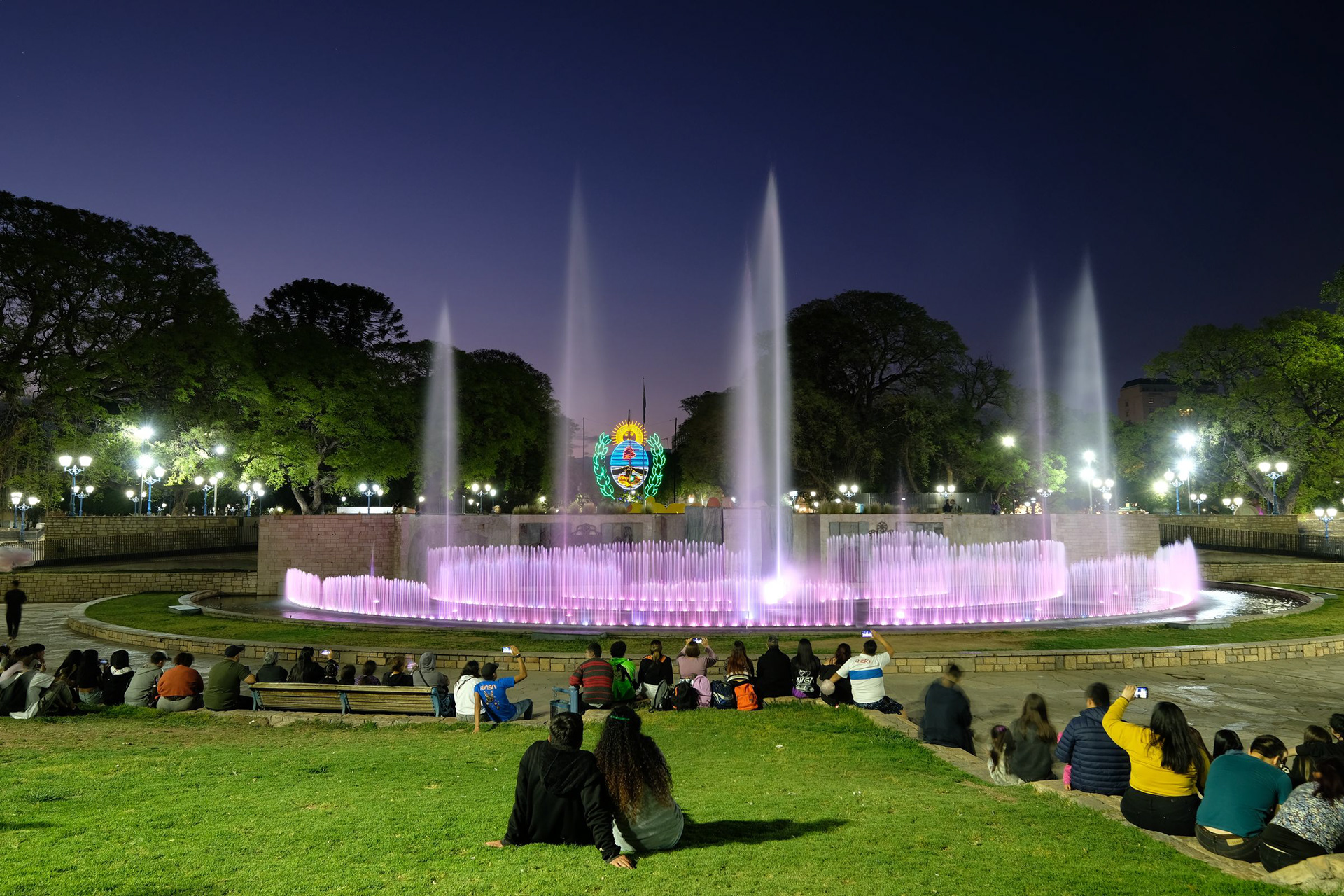 Aguas danzantes en Plaza Independencia