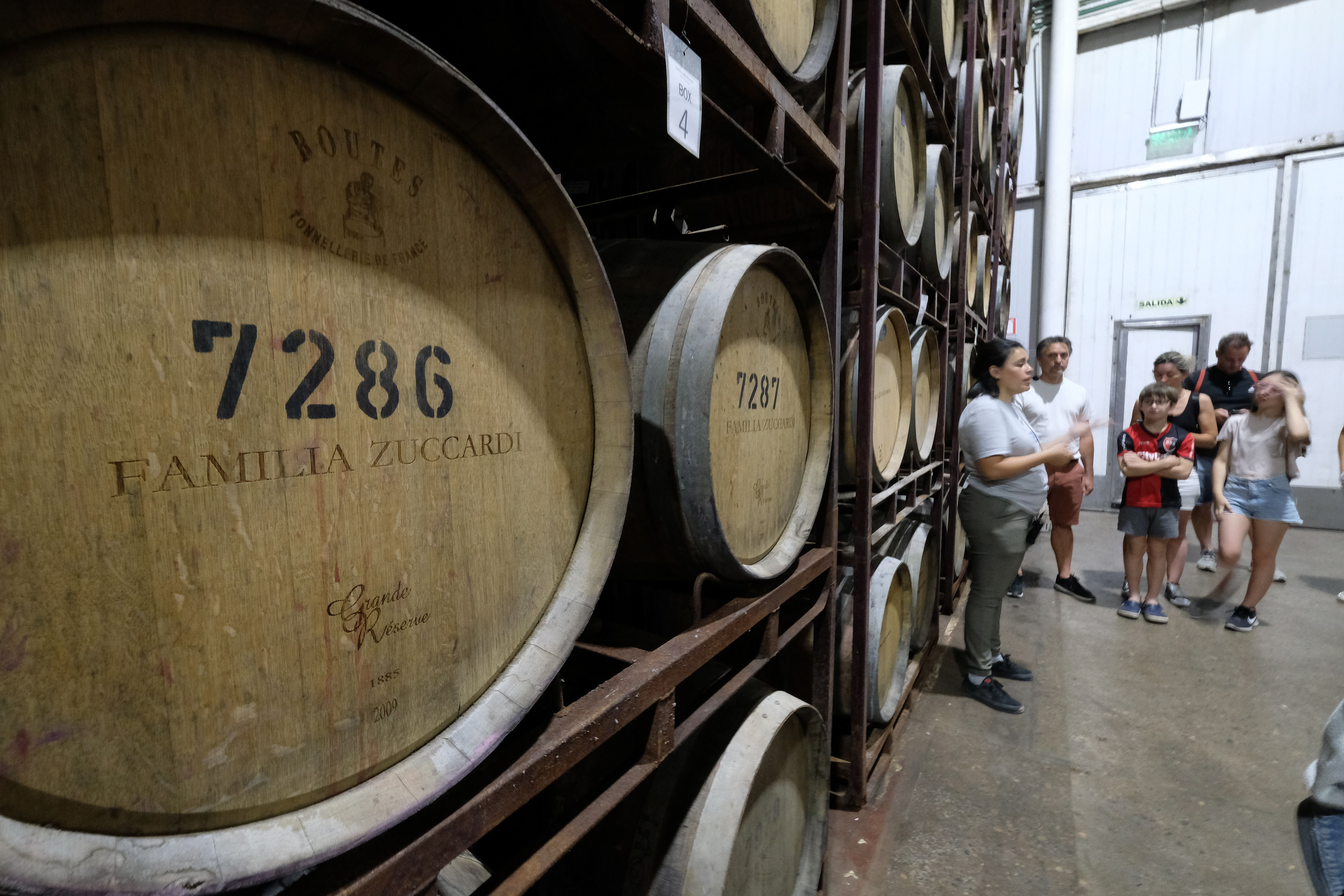 Bodega Santa Julia - tanques de fermentacion de mayor tiempo