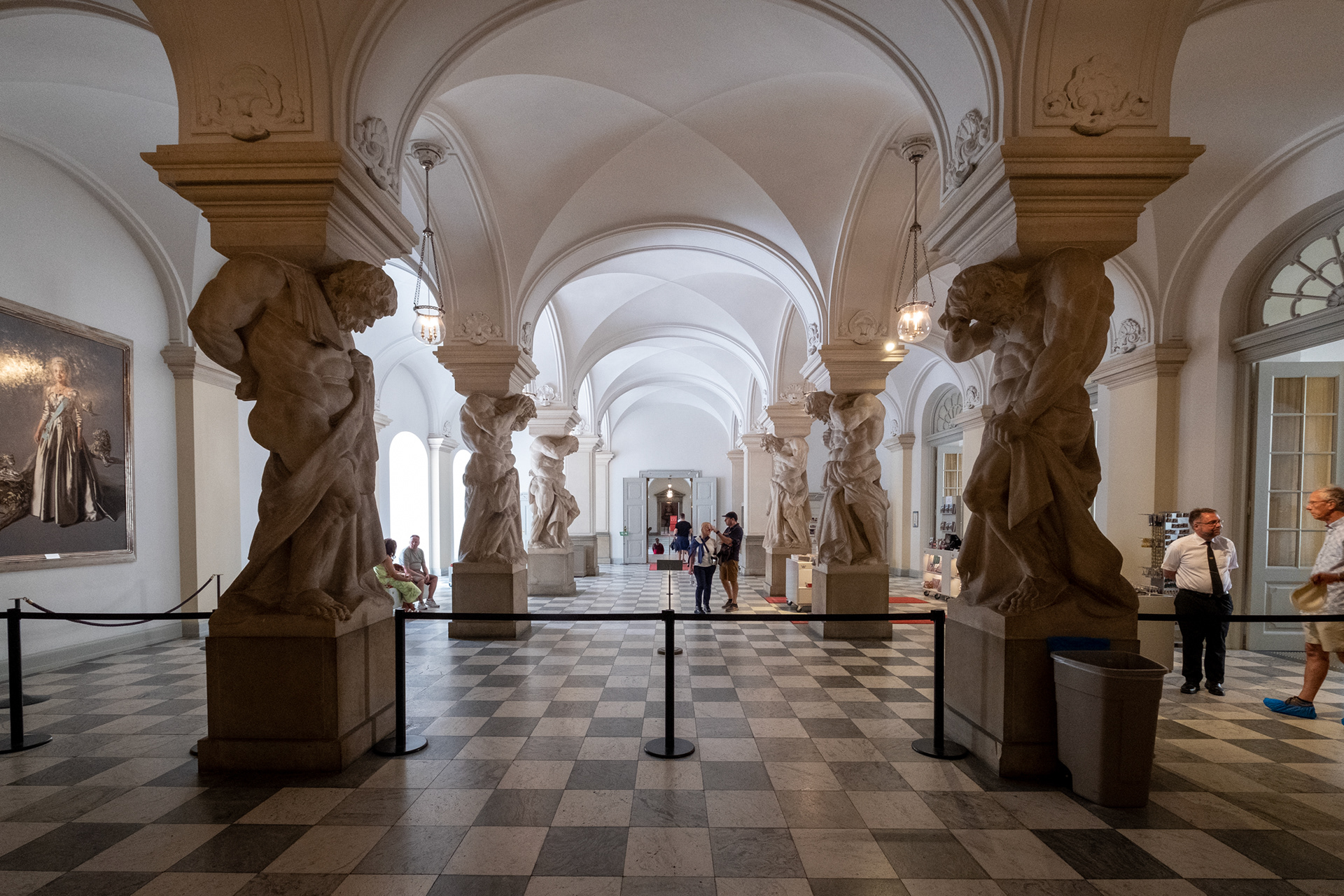 Palacio Christiansborg - el hall de los gigantes