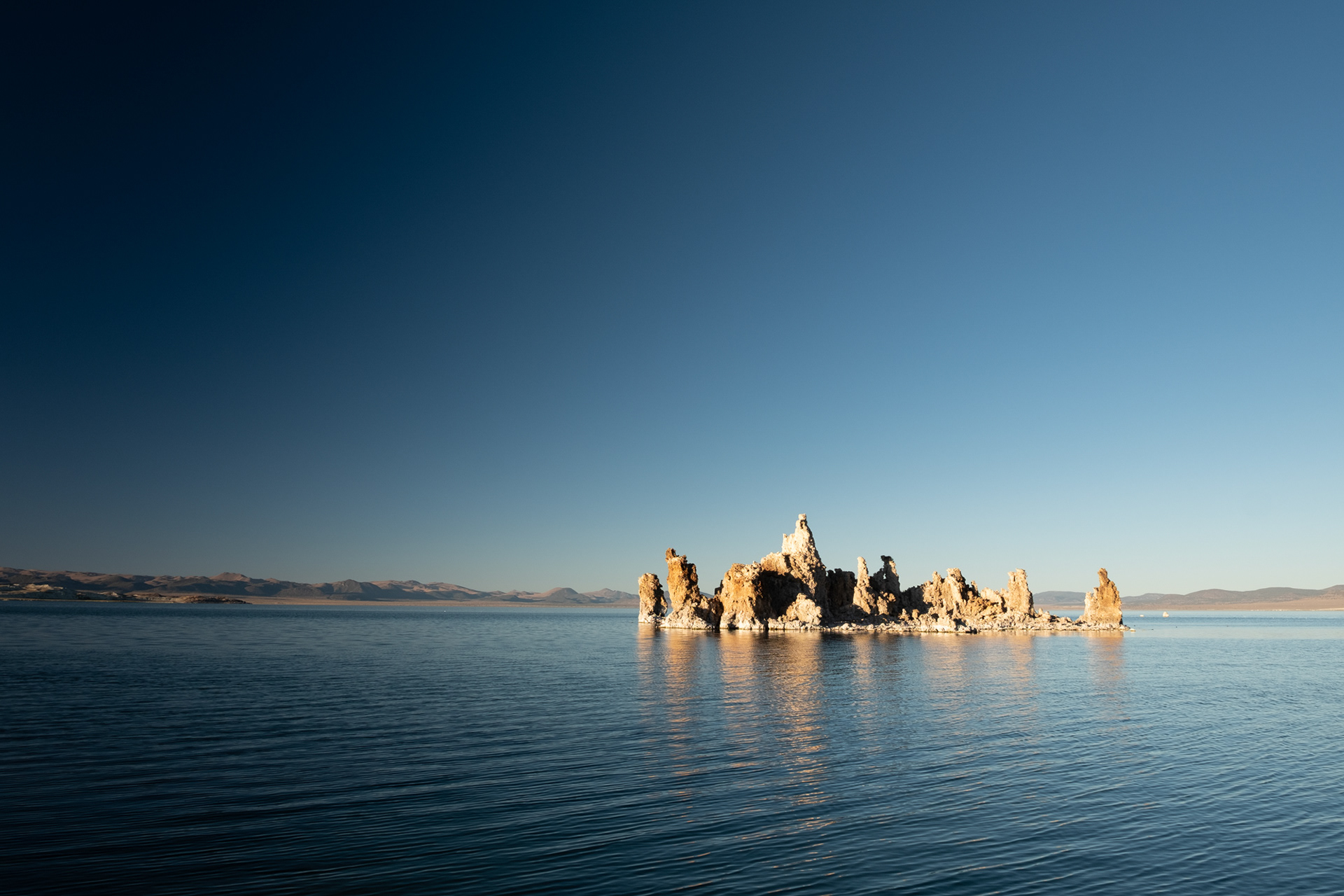 Mono Lake - columnas de toba