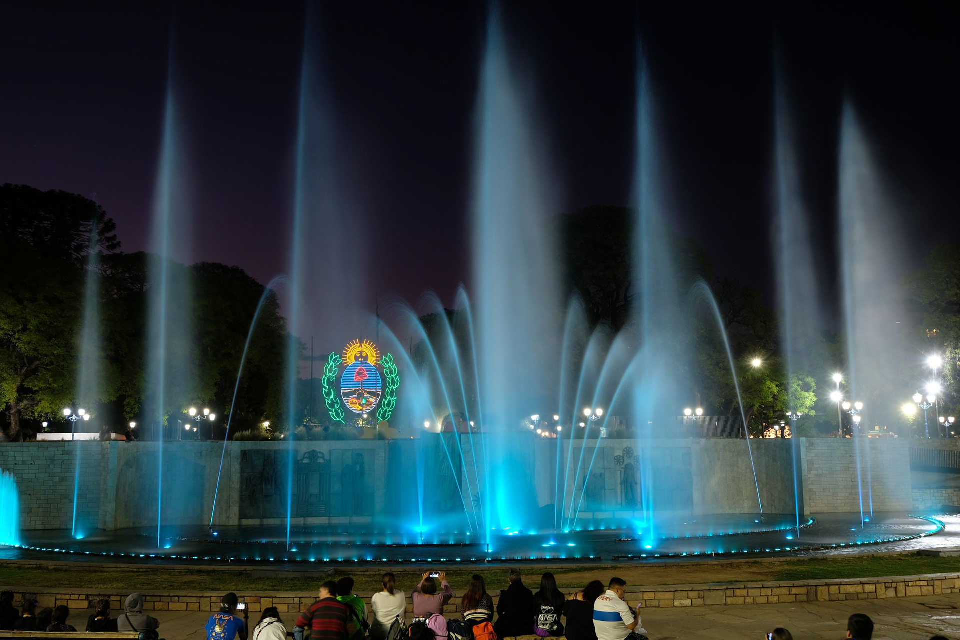 Aguas danzantes en Plaza Independencia
