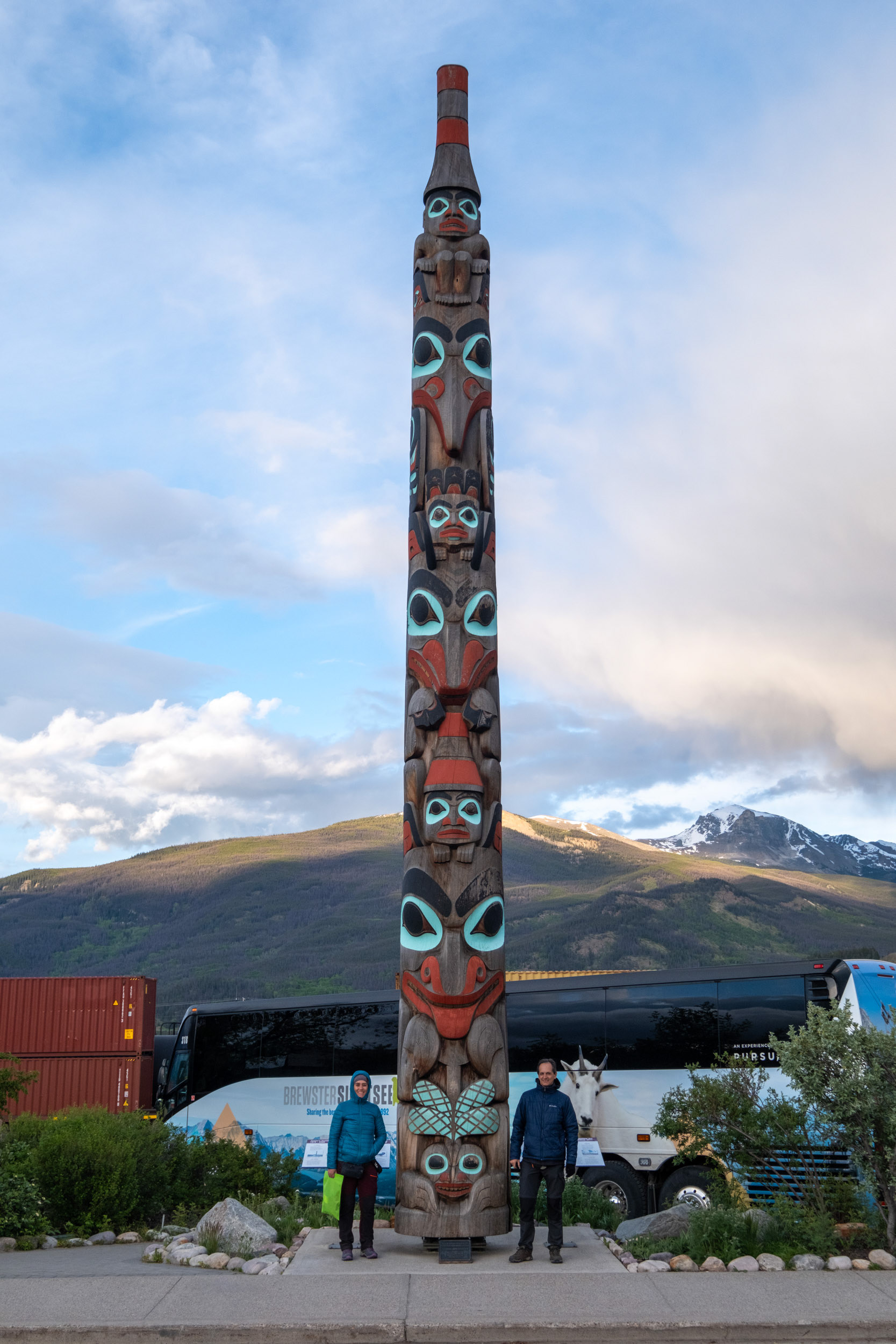 Pueblo de Jasper - totem 2 hermanos - Arte Haida