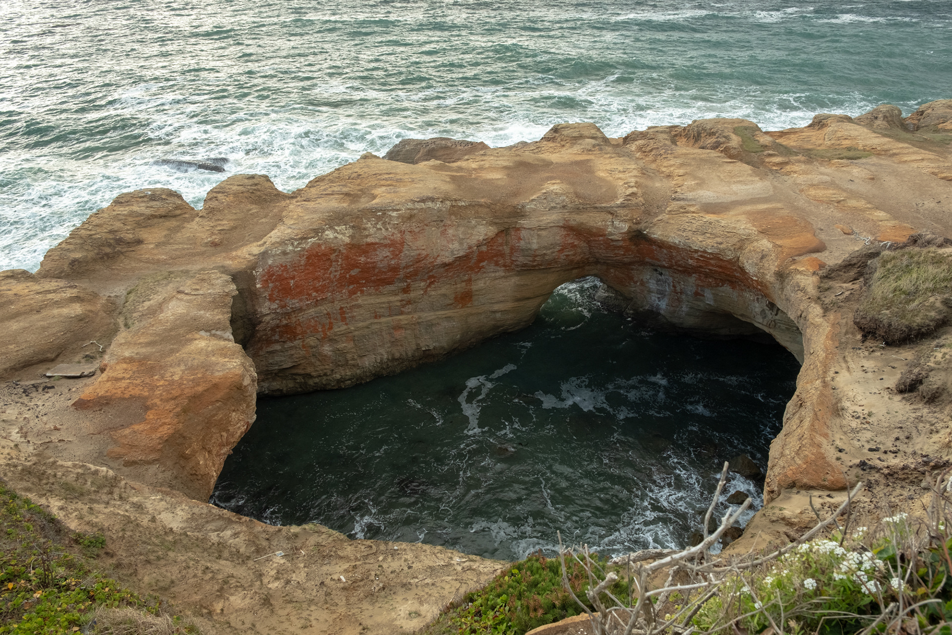 Área natural estatal Devils Punch Bowl, OR