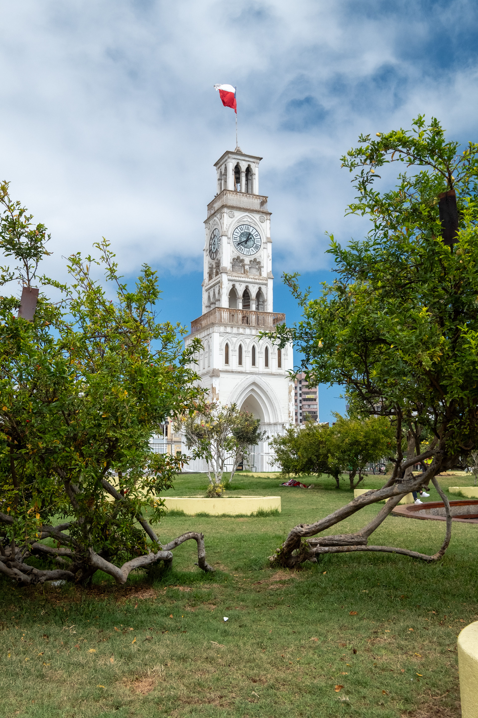 Torre del Reloj y Plaza Arturo Prat