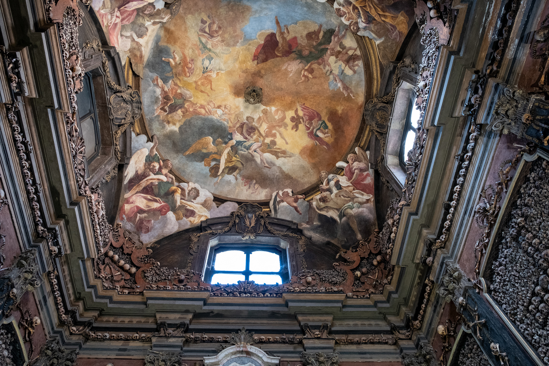 Osario, Chiesa di San Bernardino Alle Ossa