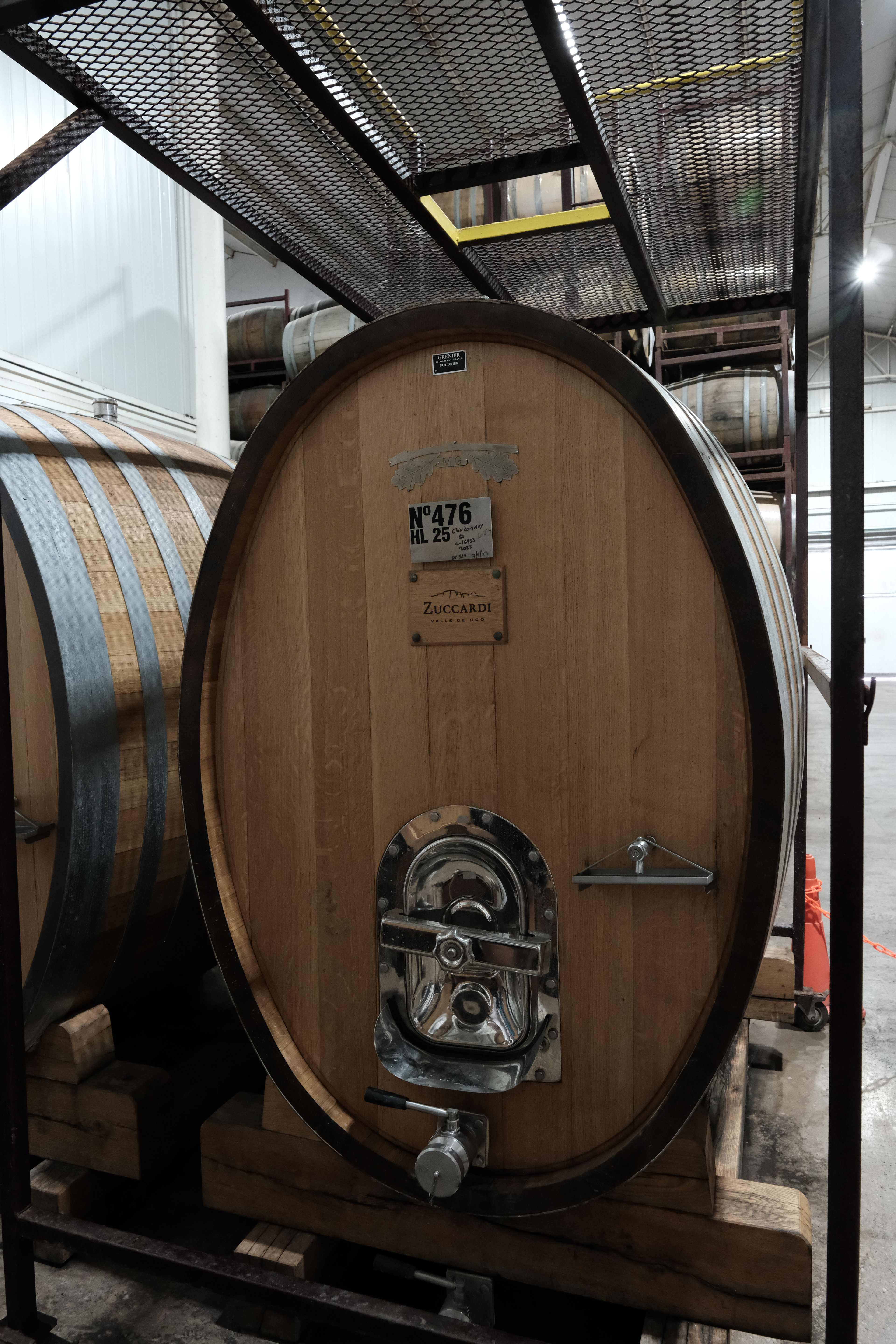 Bodega Santa Julia - tanques de fermentacion de mayor tiempo