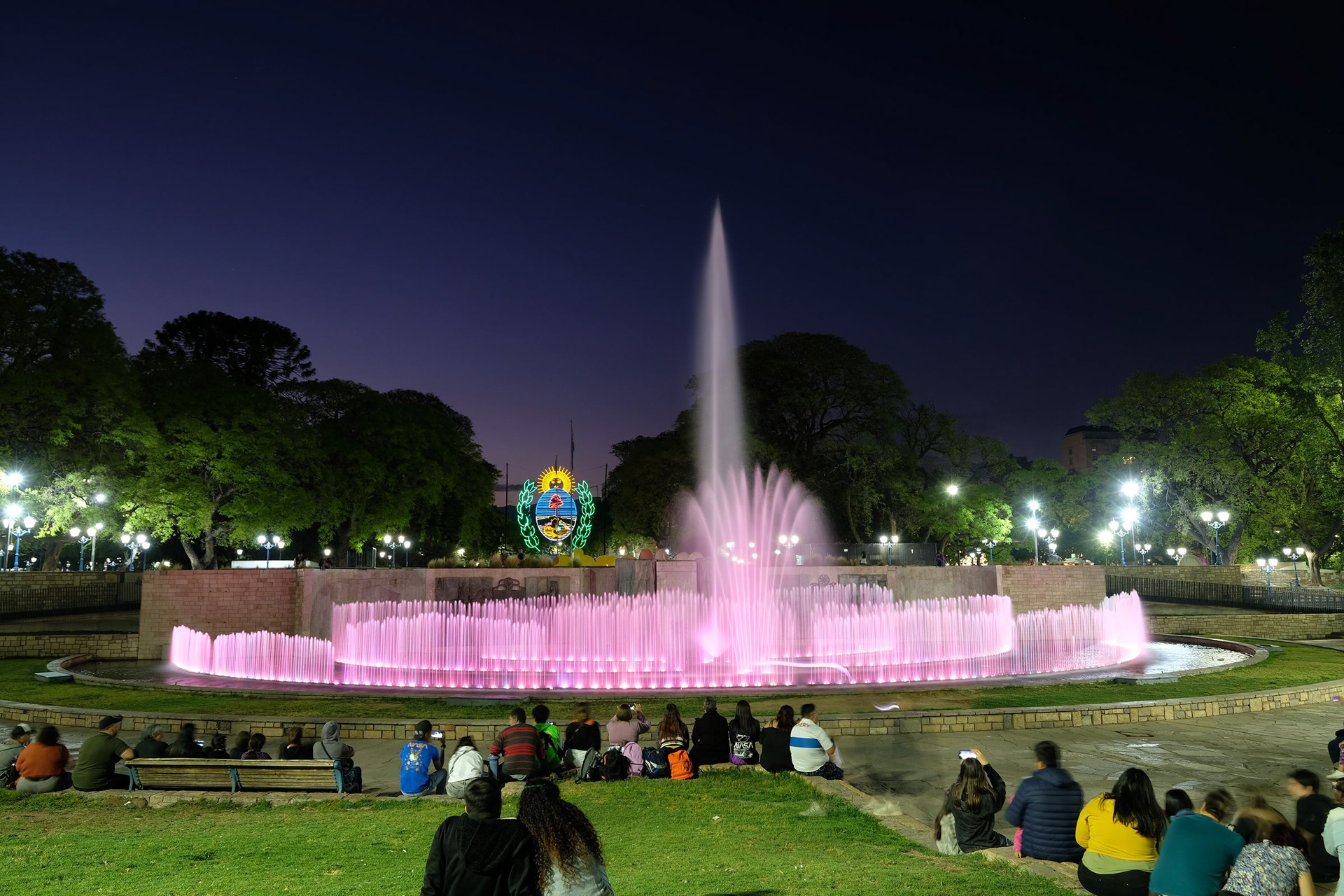 Aguas danzantes en Plaza Independencia