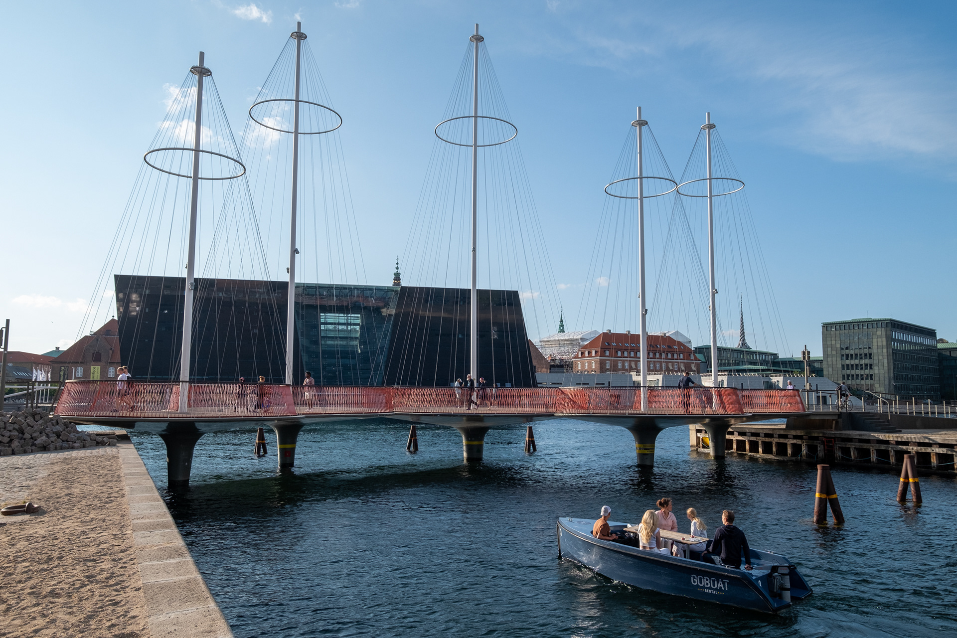 Cirkelbroen (puente de círculos)
