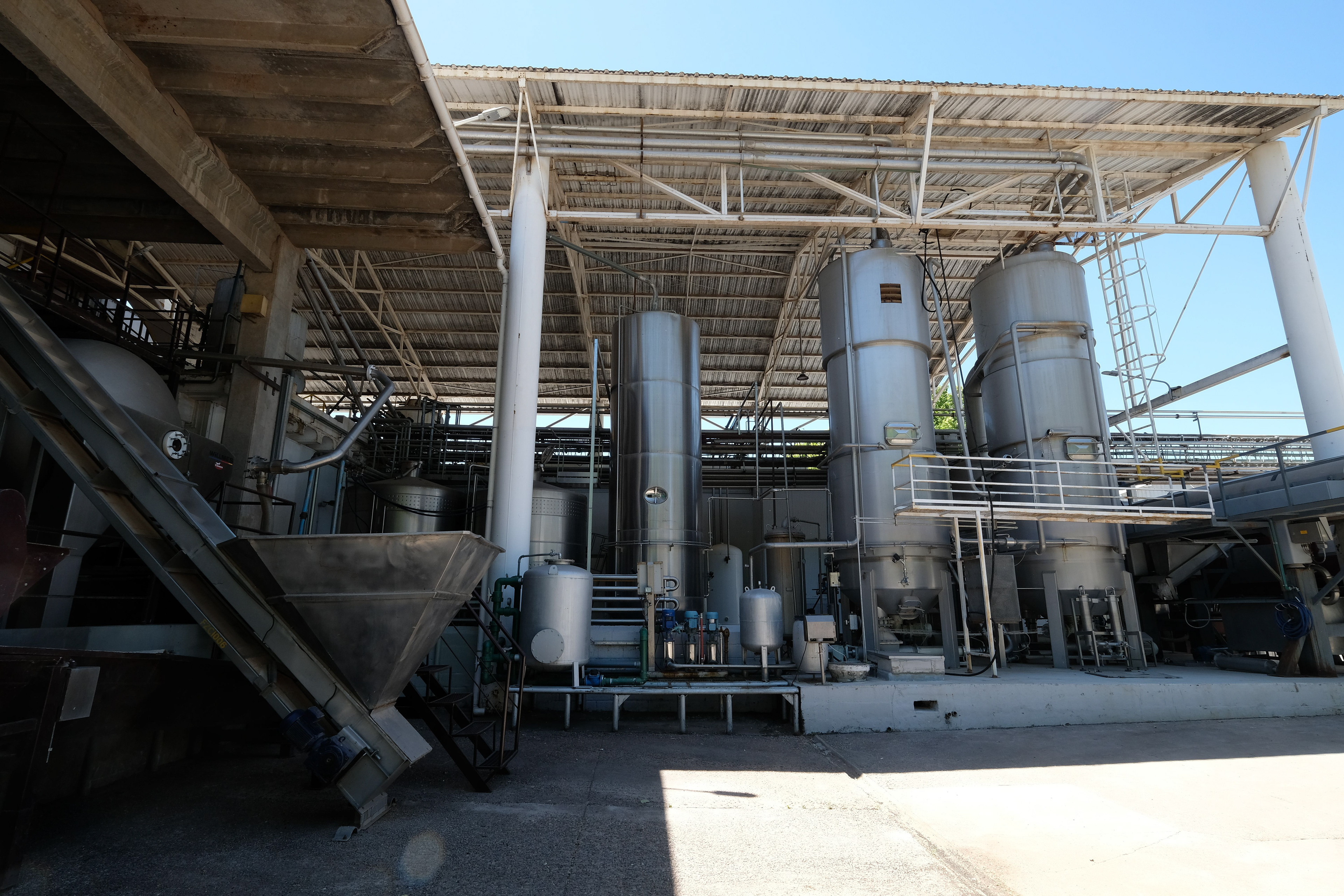 Bodega Santa Julia - Maquinaria para procesar las uvas