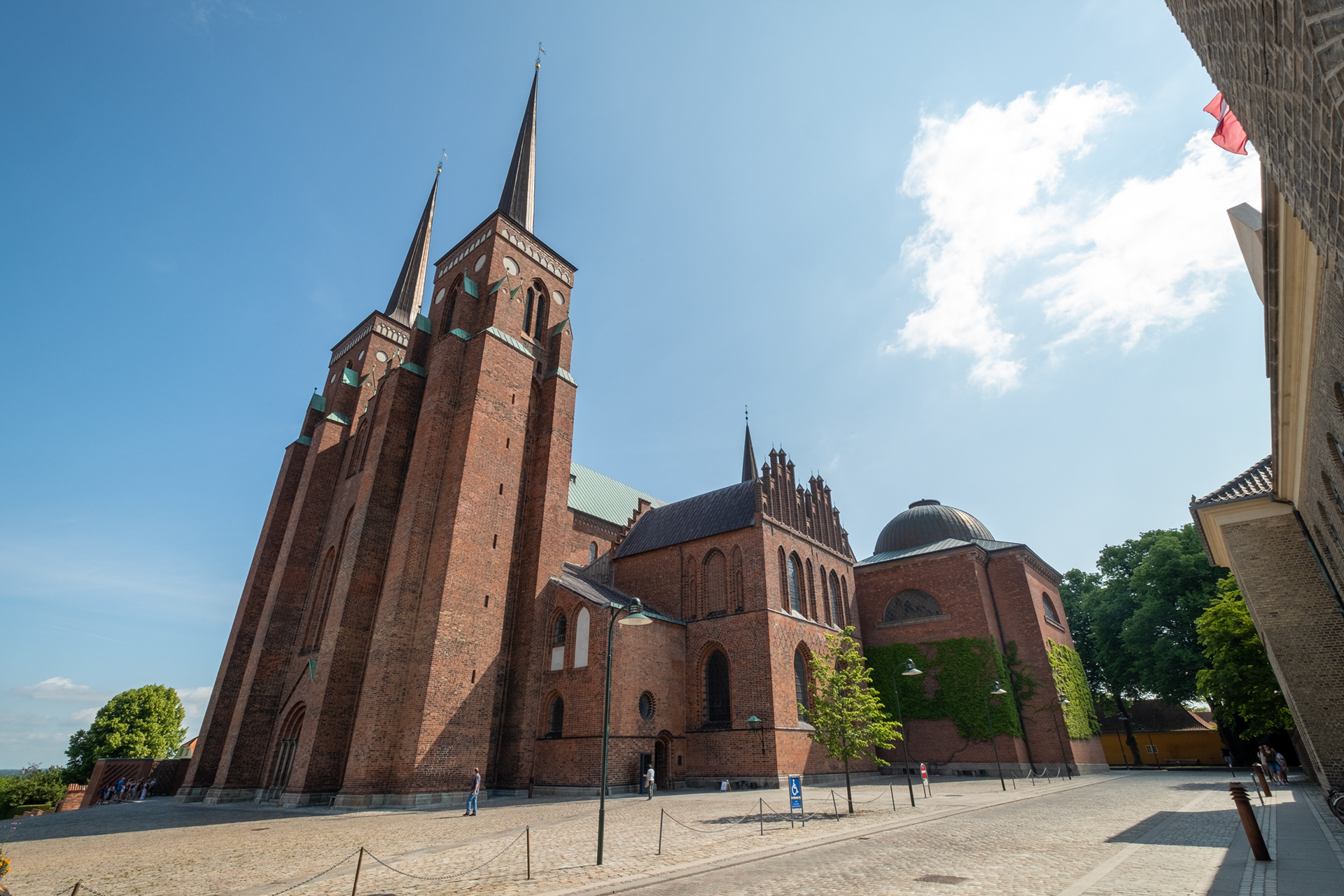 Catedral de Roskilde, de estilo gótico totalmente construida en ladrillo