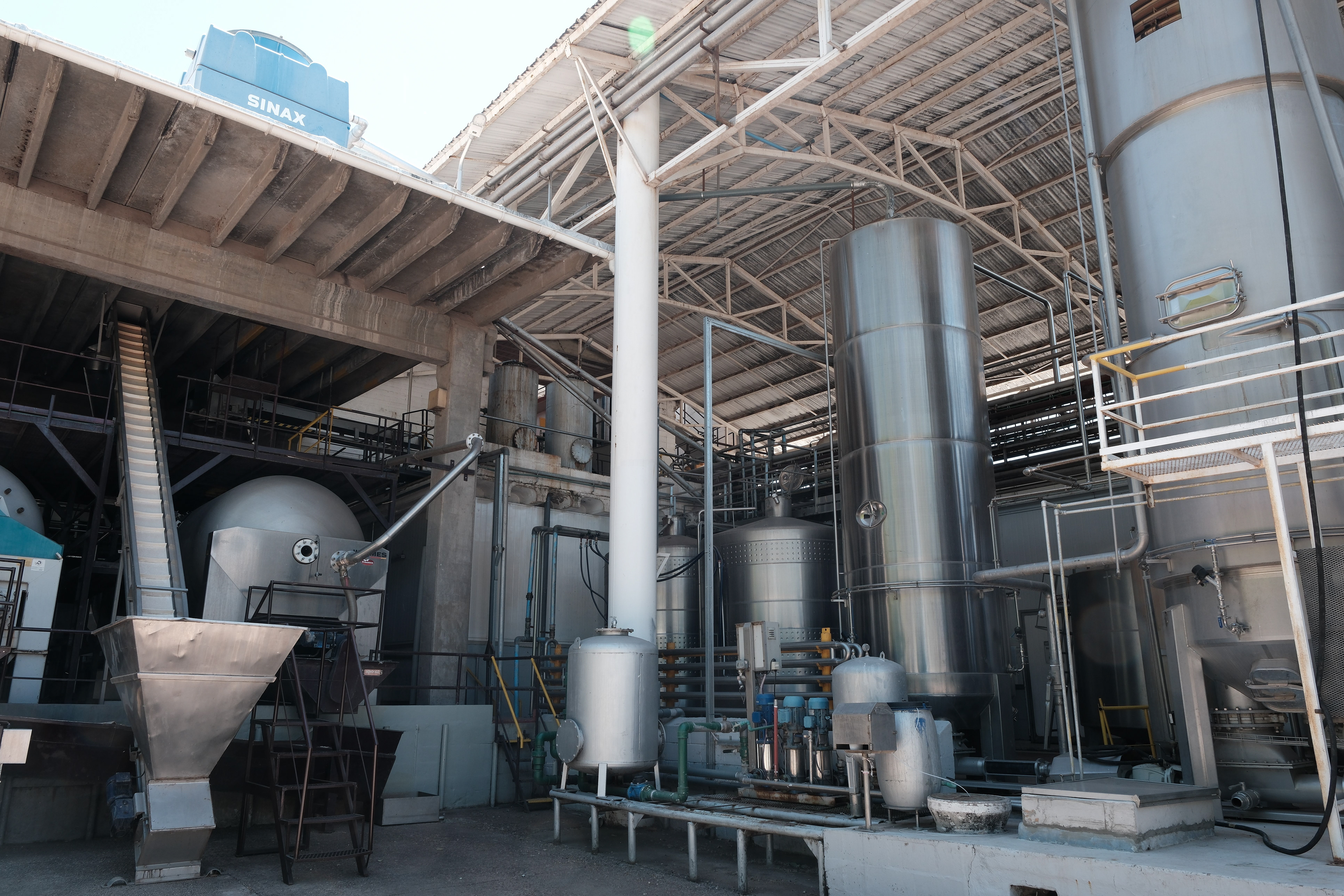 Bodega Santa Julia - Maquinaria para procesar las uvas