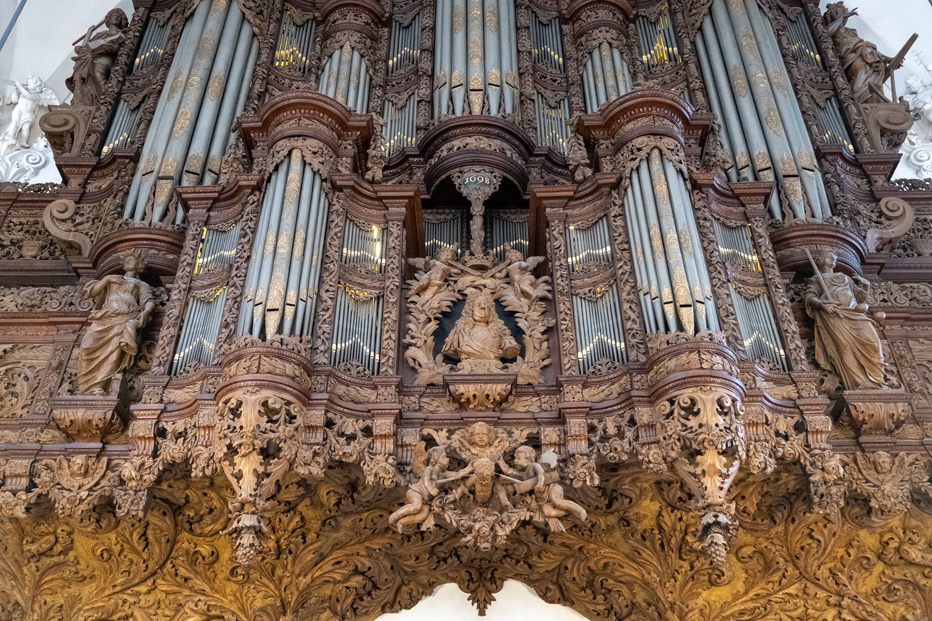 Iglesia de San Salvador (nuestro salvador) - órgano 1698