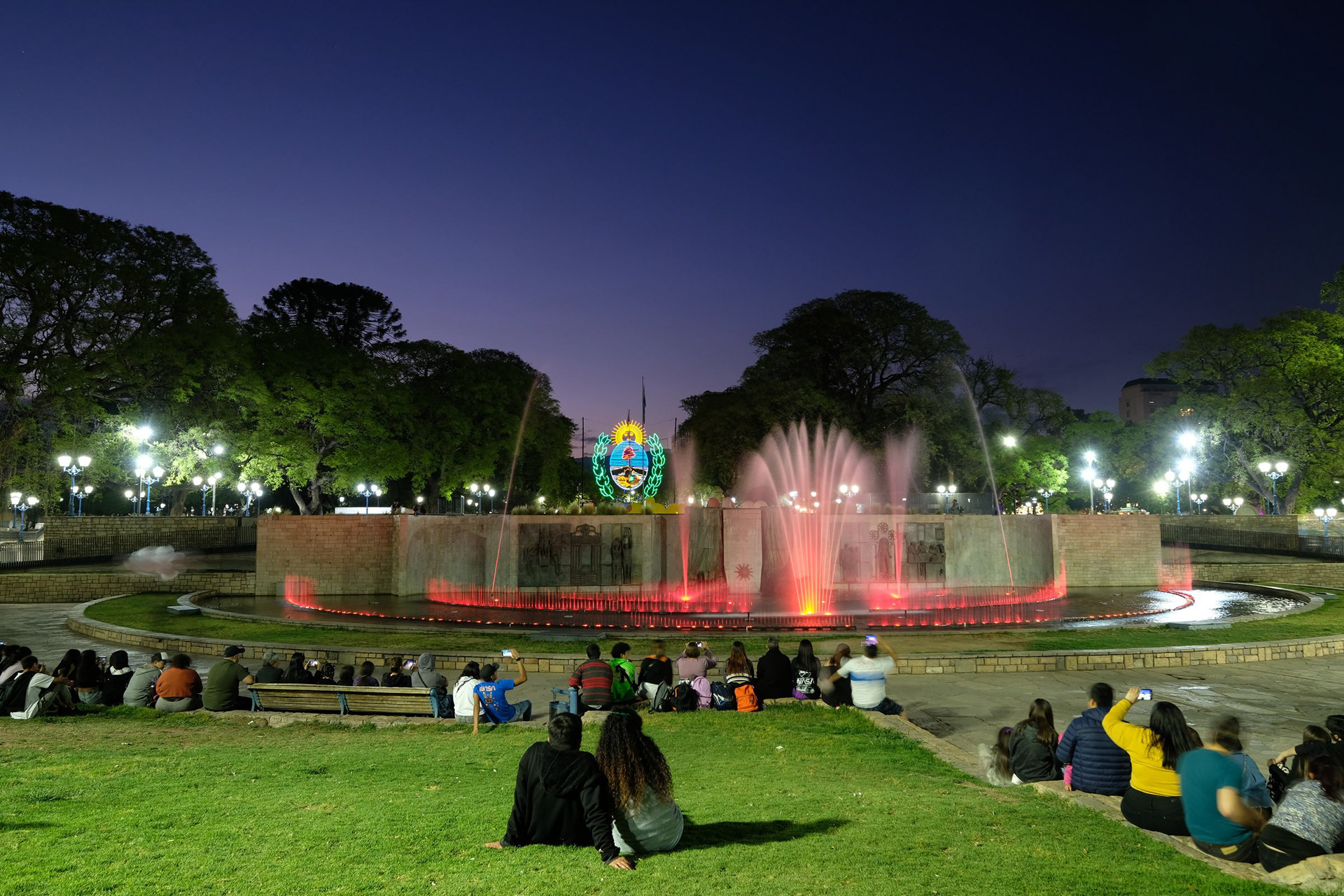 Aguas danzantes en Plaza Independencia