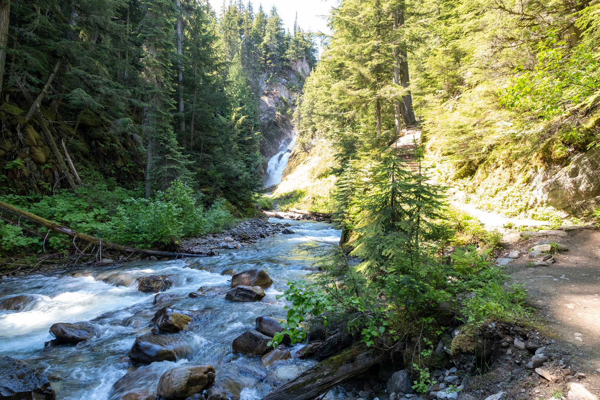 Glacier Nat. Park - Bear Creek Falls - cascada de la cañada del oso