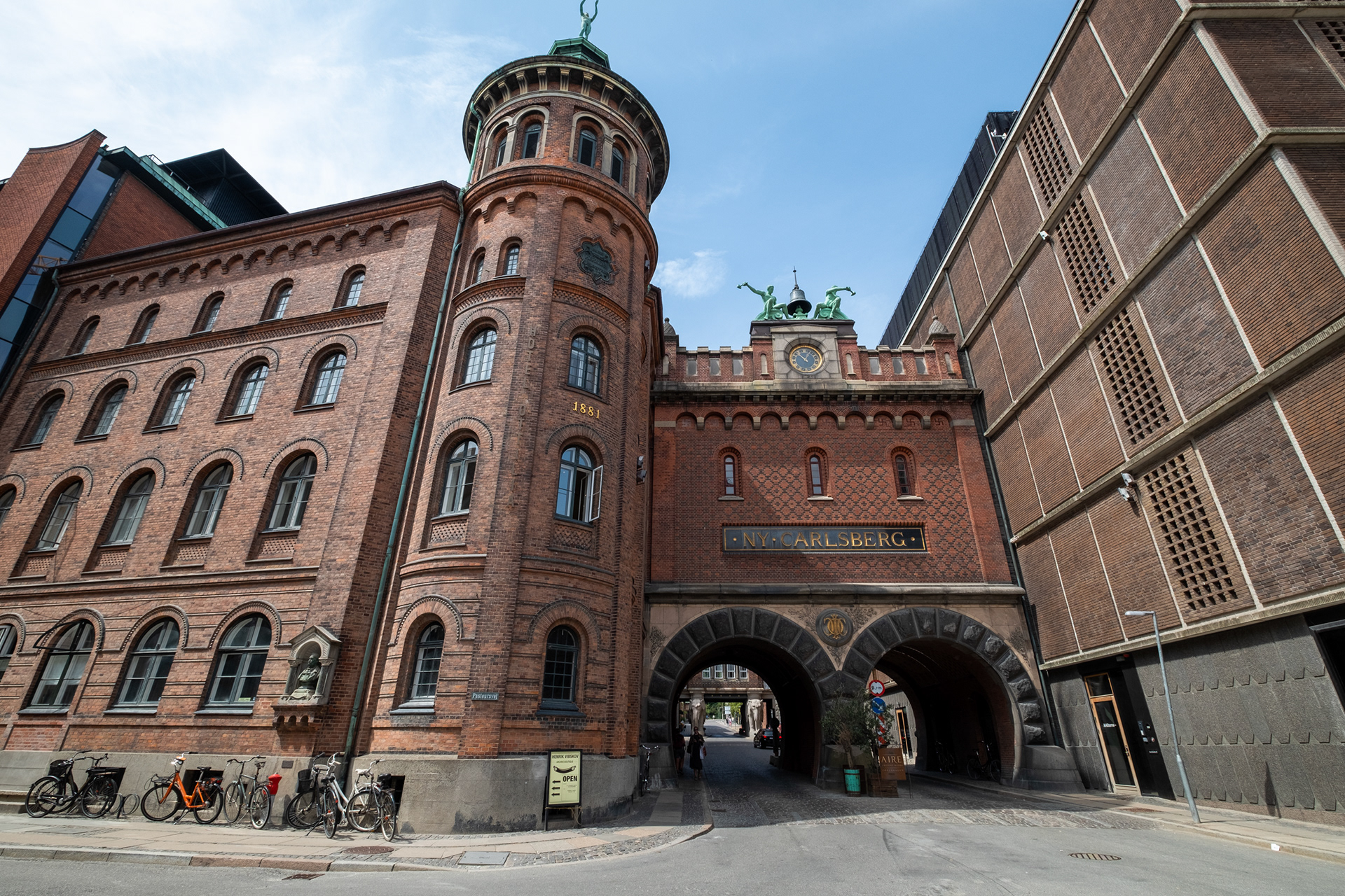 Carlsberg Byen - Carlsberg fundada por J.C. Jacobsen en 1847 - puerta de los elefantes