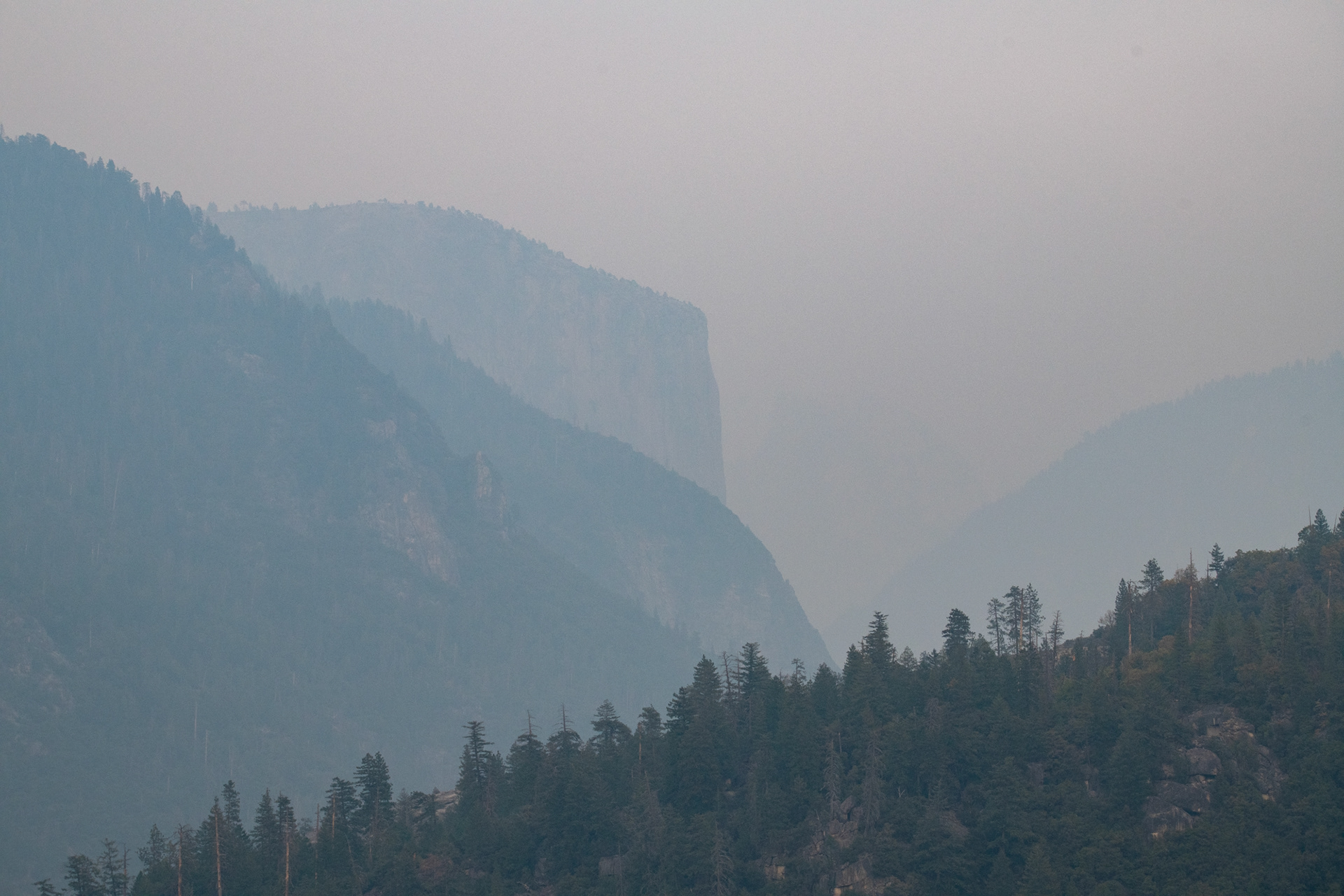 Yosemite - el Half Dome ni se ve por el humo