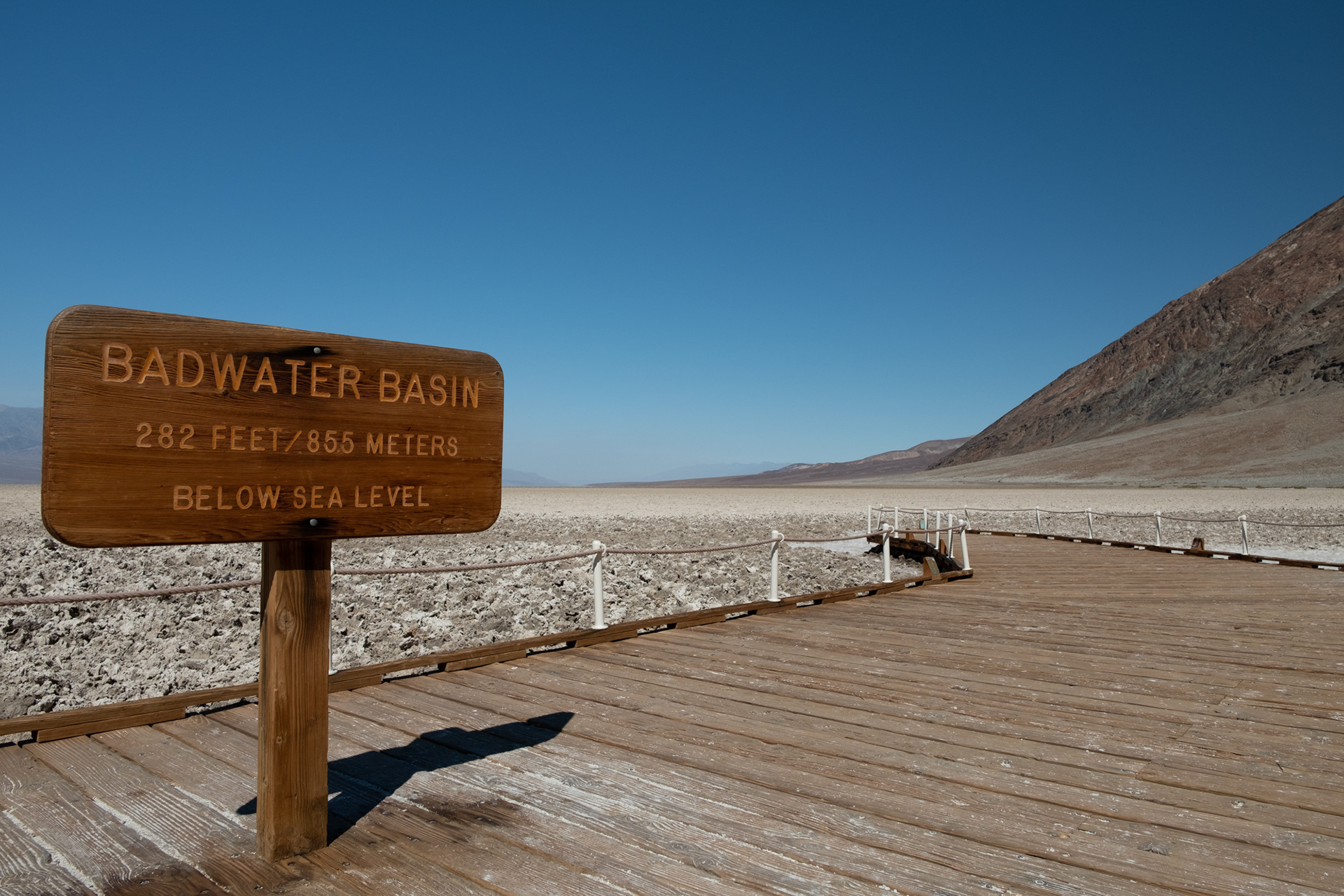 Badwater basin, 85 metros por debajo del nivel del mar. Es el lugar más caluroso del valle