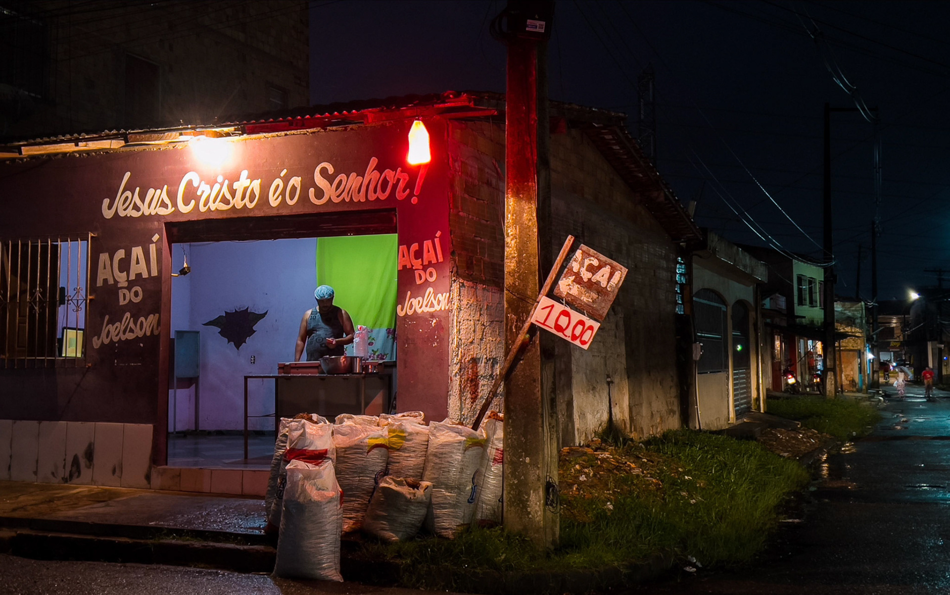 Black &amp; White Modern Fashion Brand Portfolio Presentation