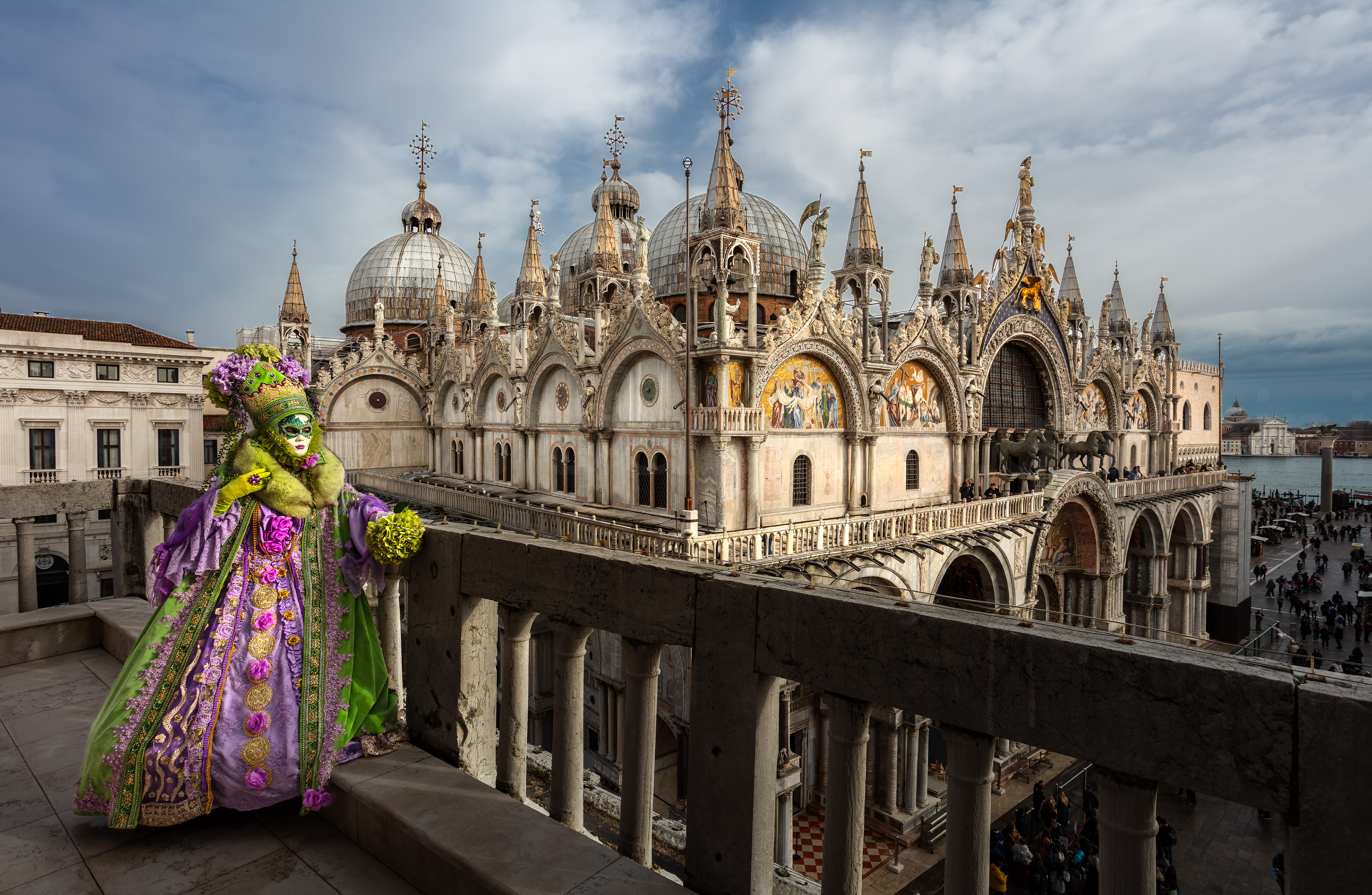 Joce Artiste Peintre at Bellevue & Canaletto Suites