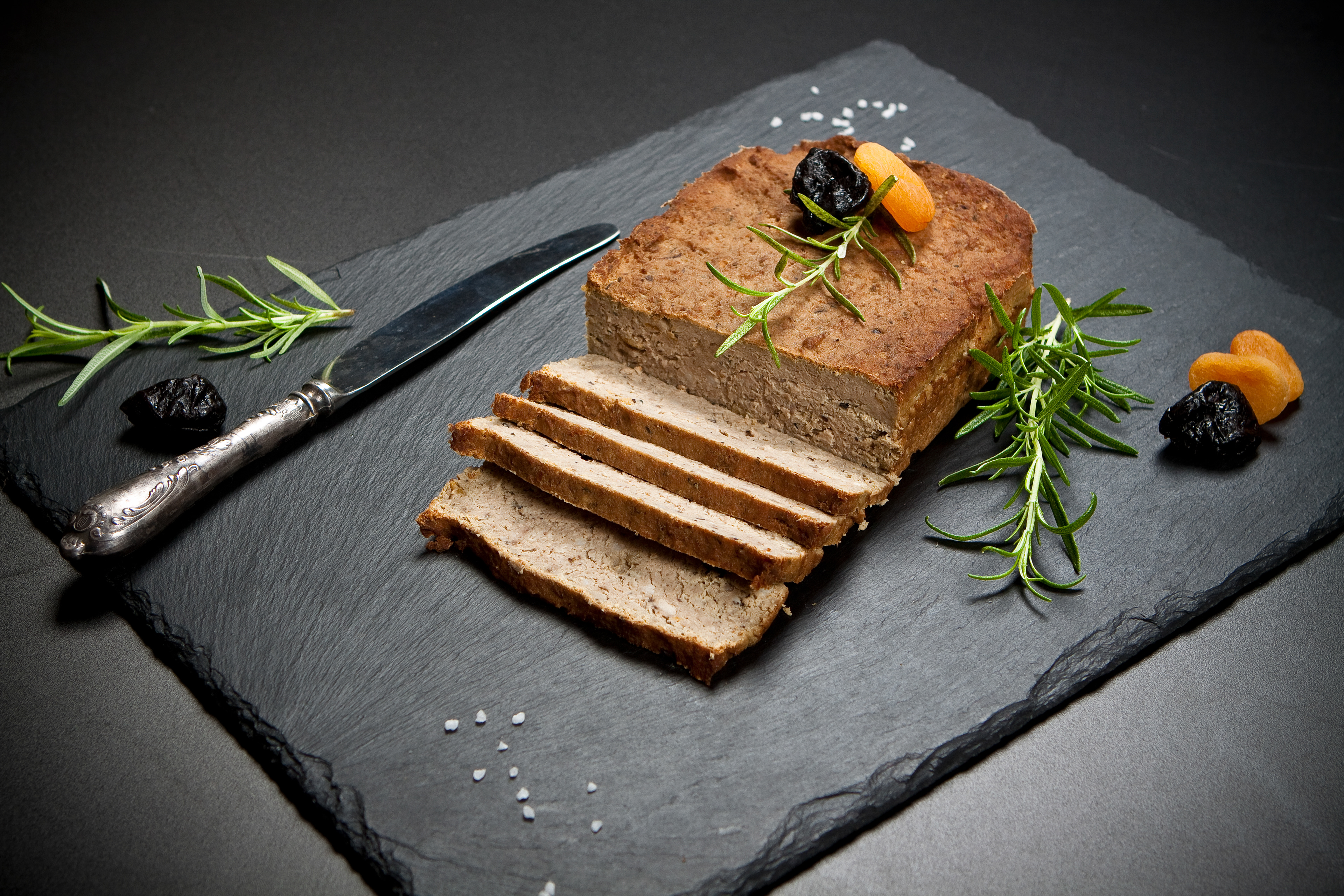 Pasztet drobiowy ze śliwką i morelą