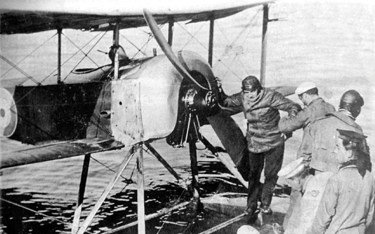 1919 - Primer vuelo de un Hidroavión en Talcahuano. (FACh)