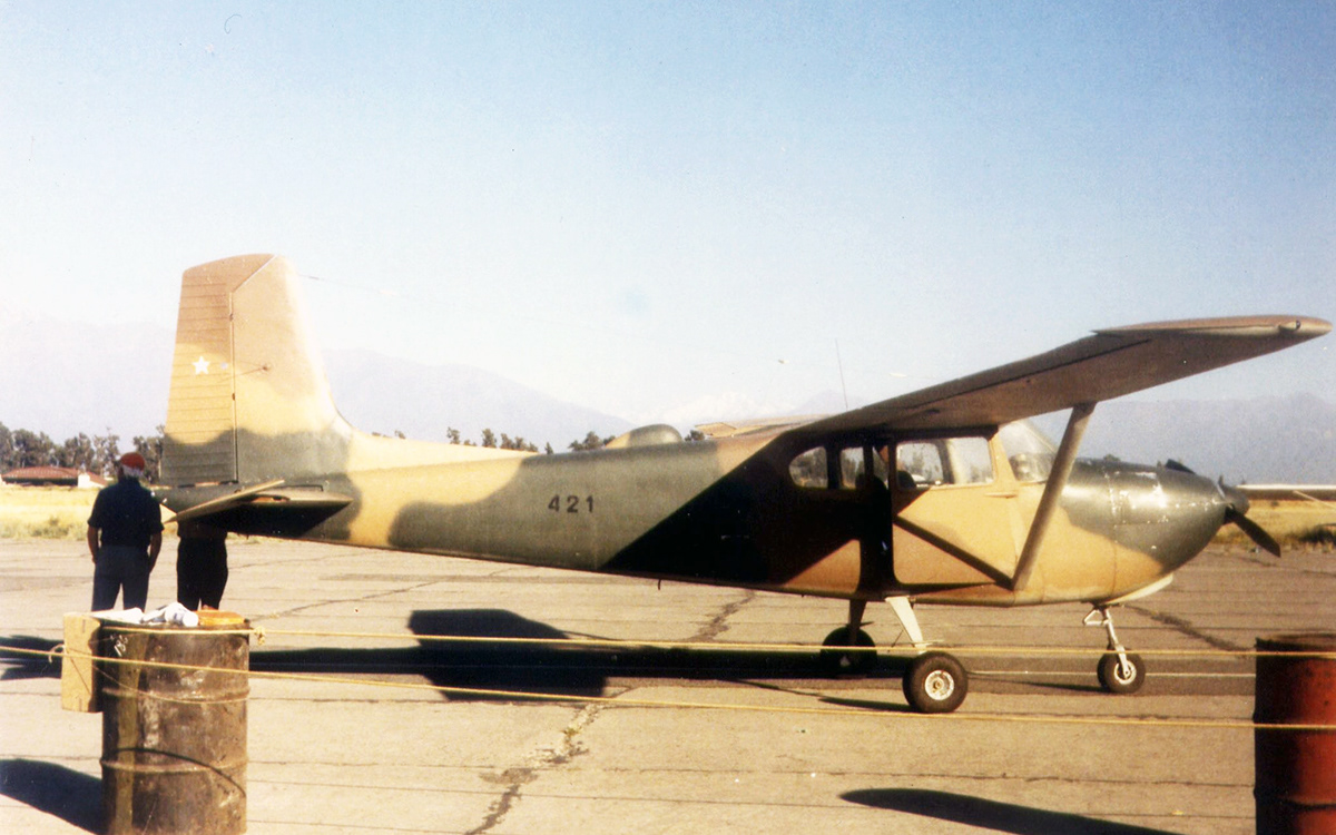 1956 - Cessna 182 No. 421 de la Escuela de Especialidades - (Rino Poletti B.)