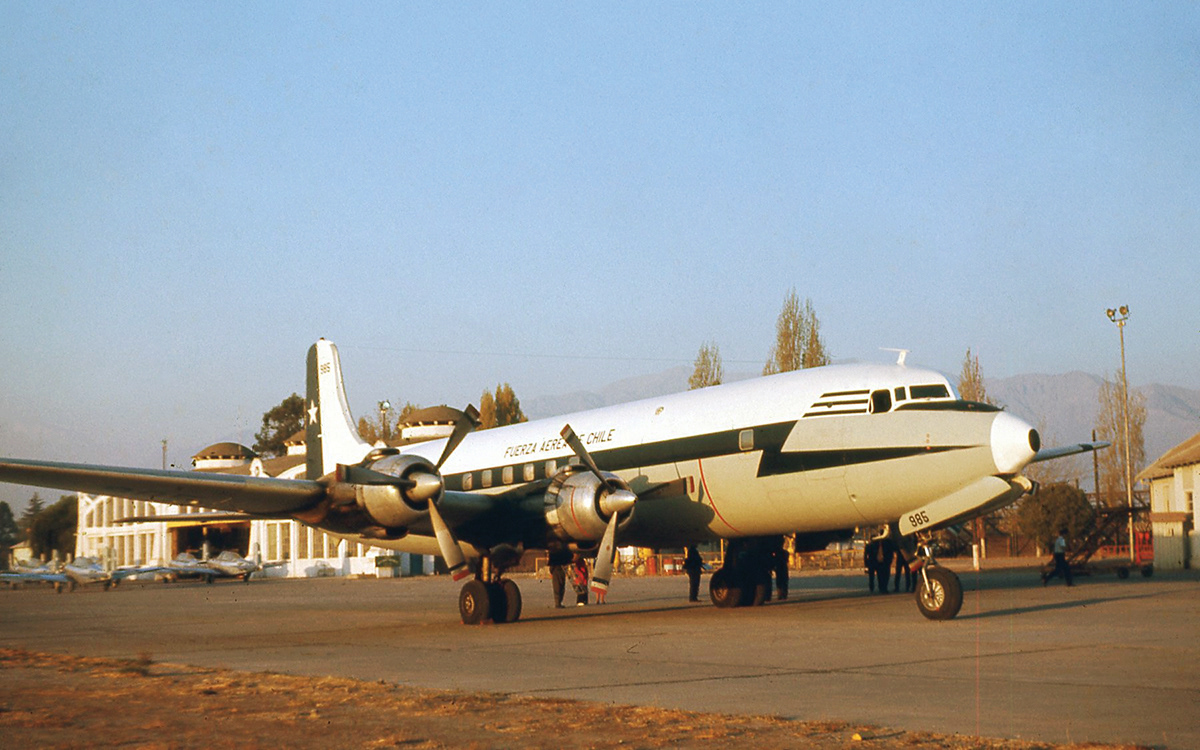1966- Douglas DC-6B No. 995 del Grupo No. 10 - (Rino Poletti B.)