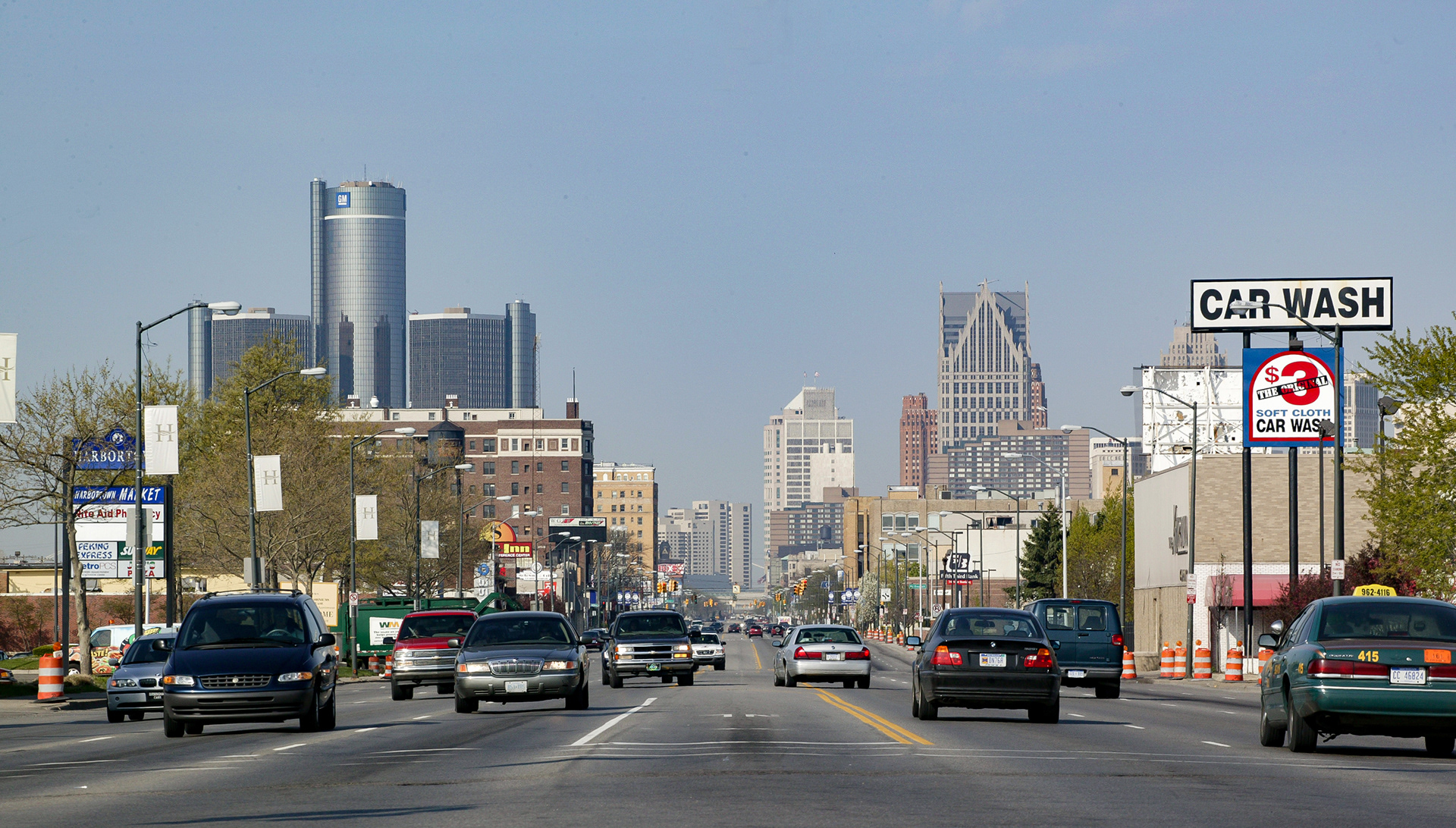 Gratiot Avenue looking west