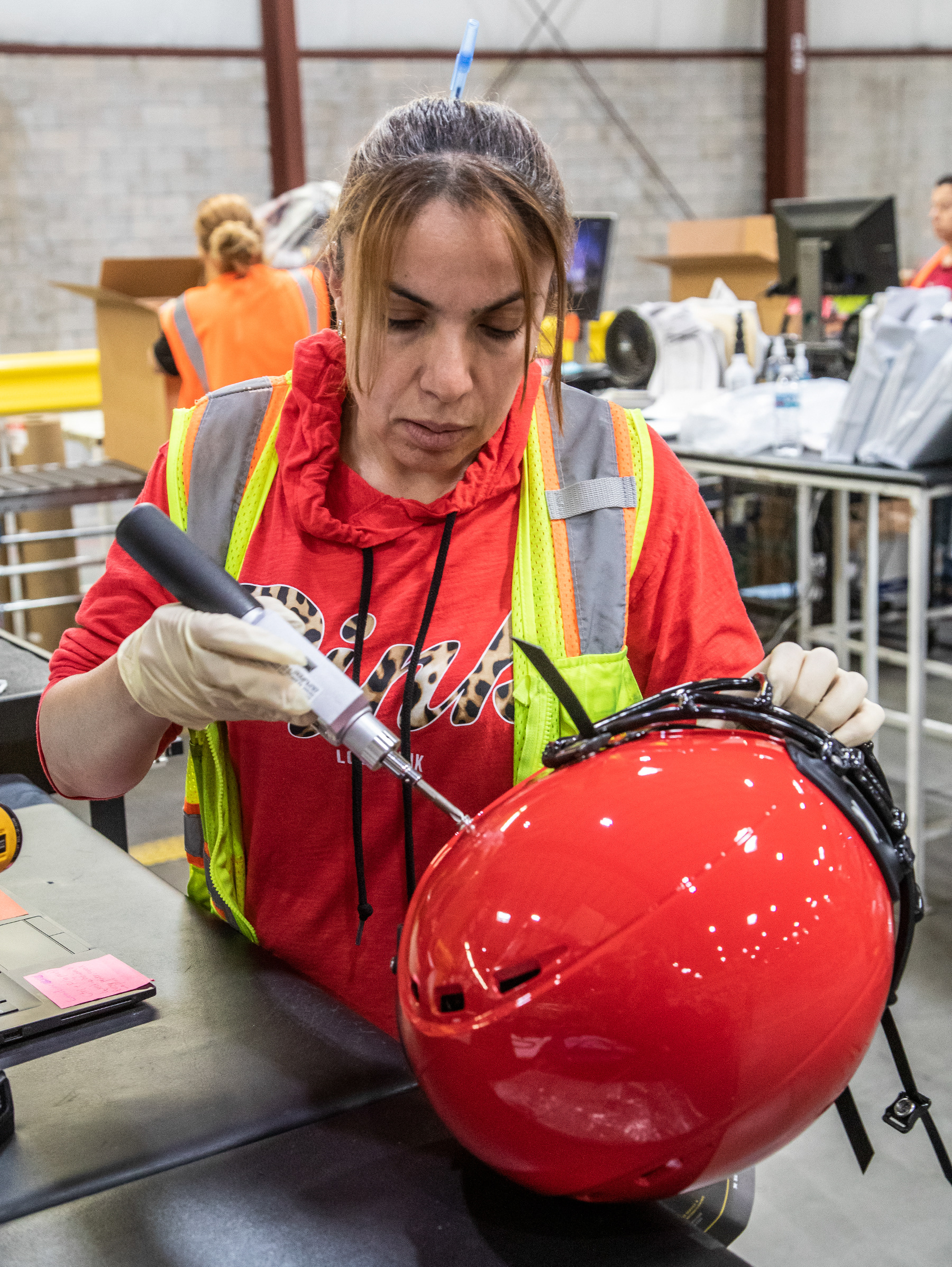 Sports helmet assembly