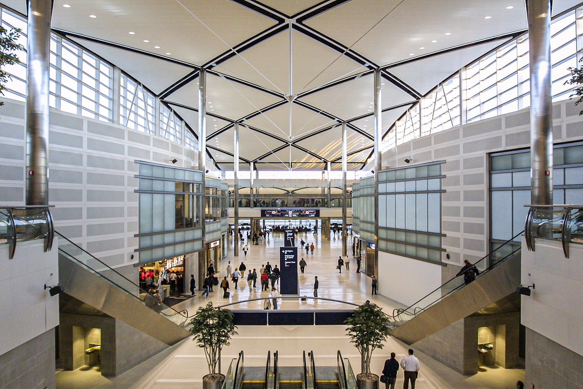 McNamara Terminal, Metro Airport