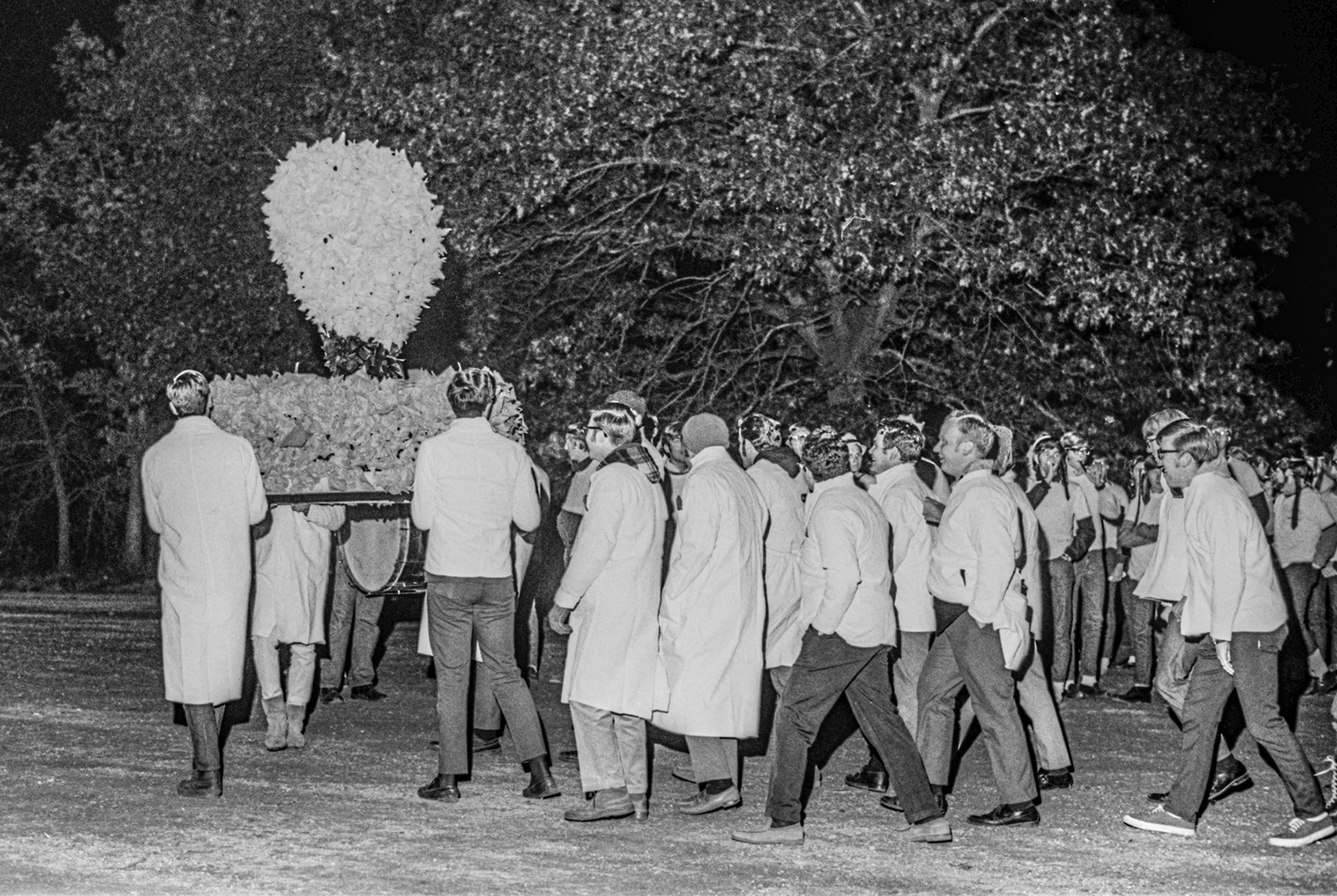 Greeks at Homecoming parade