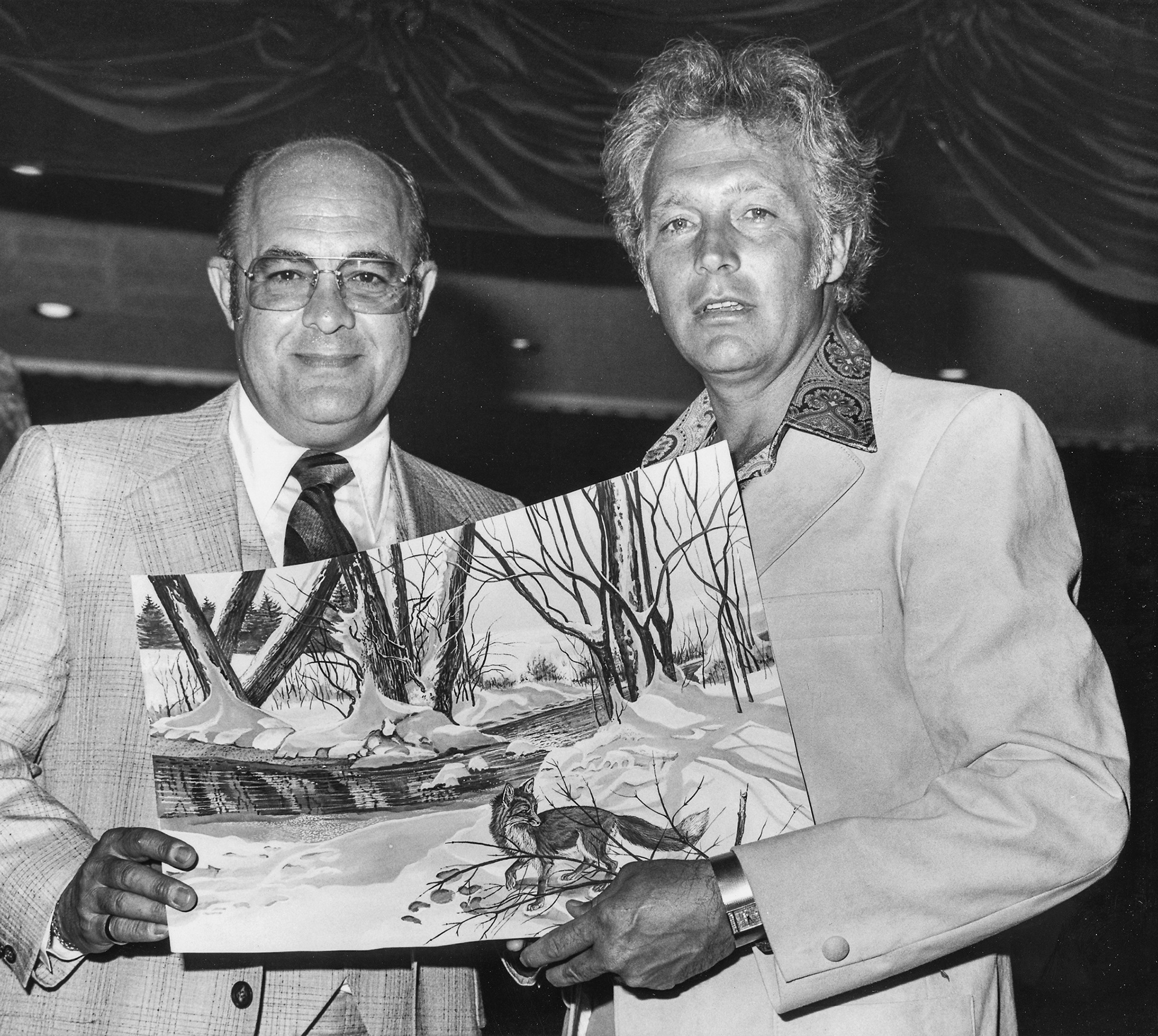 Evel Knievel, stunt performer, selling his art
