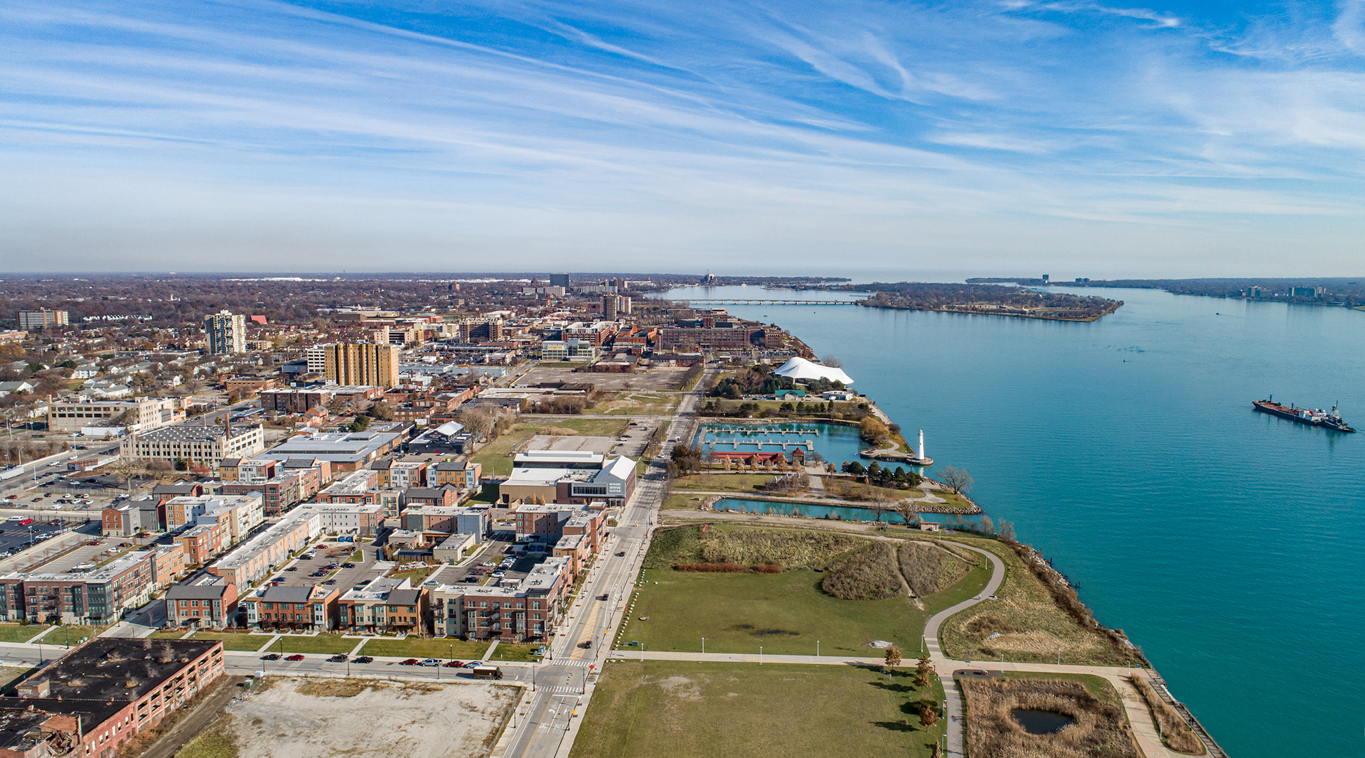 East side, Belle Isle, River