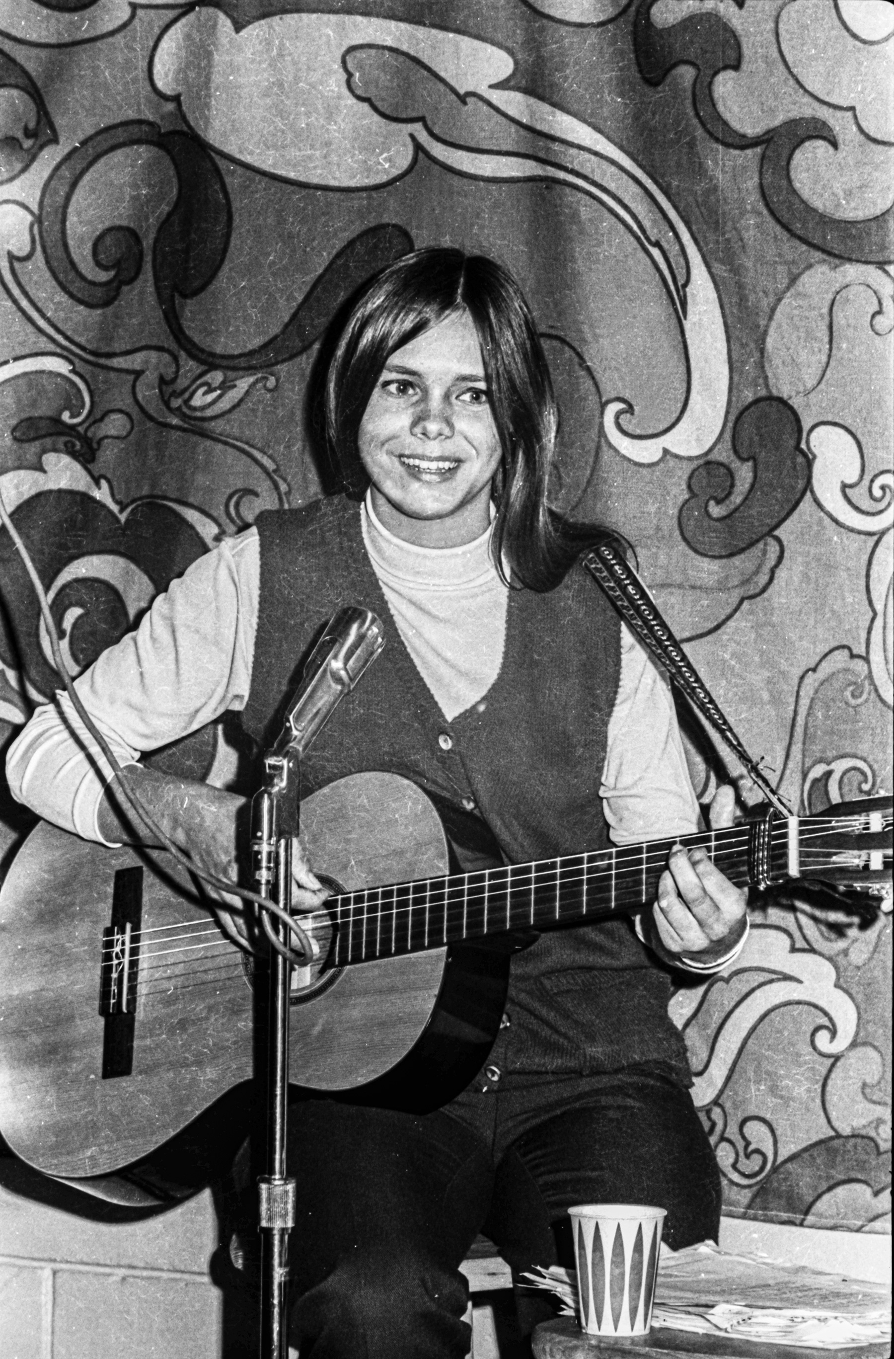 "Kennedy", a folk singer