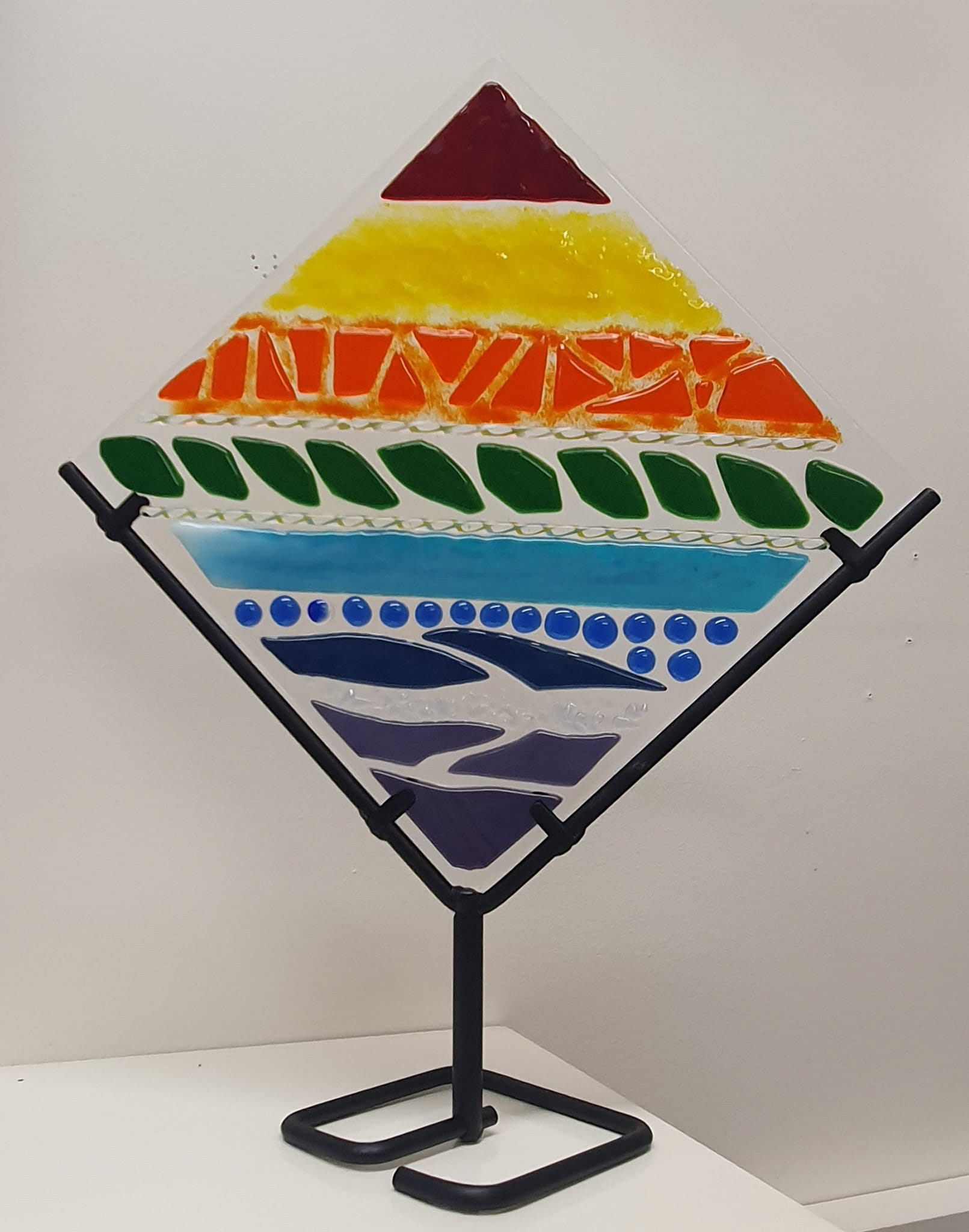 Rainbow sculpture on gallery stand...€95