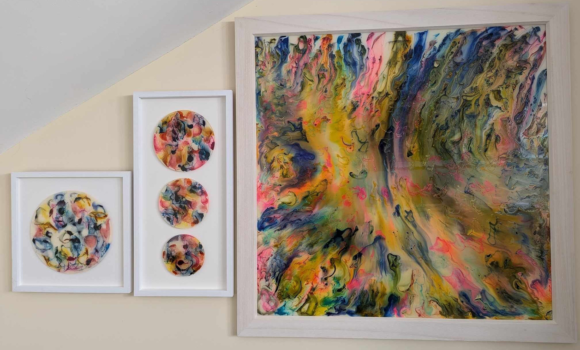 43cm x 43cm; 72cm x 35cm and 112cm x 112cm